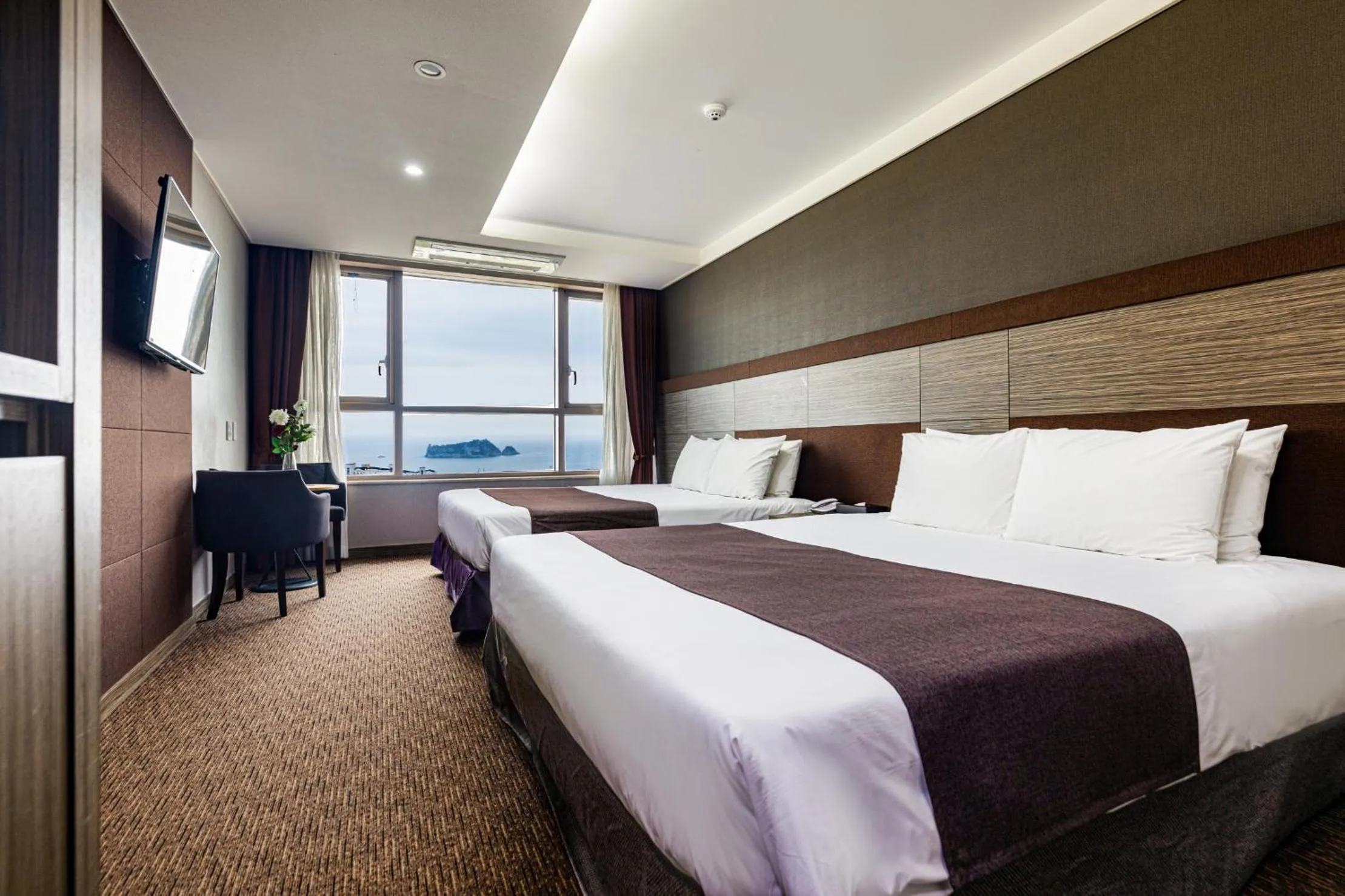 Sea view, Bed in Eastern Hotel Jeju