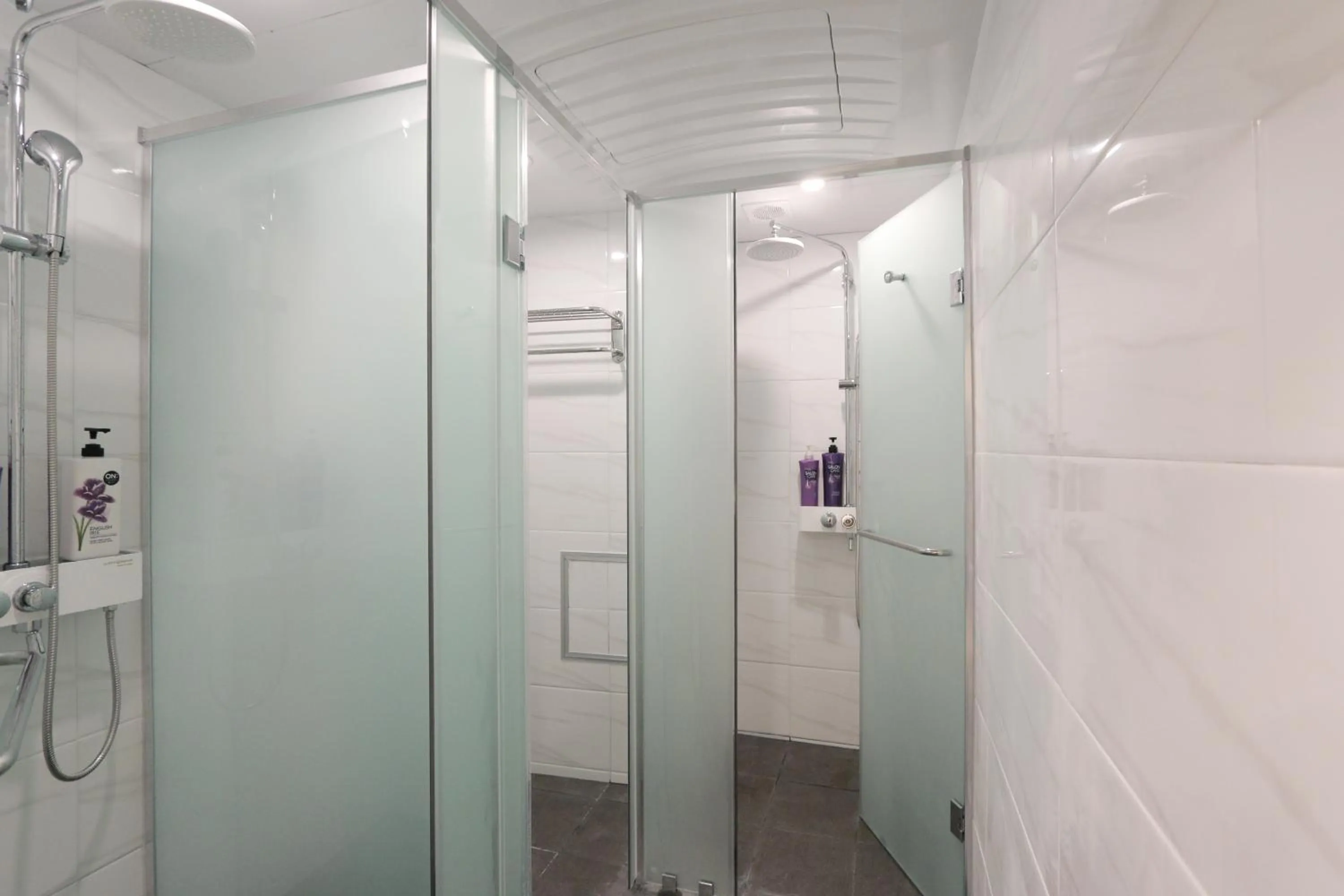 Shower in Blueboat Hostel Haeundae