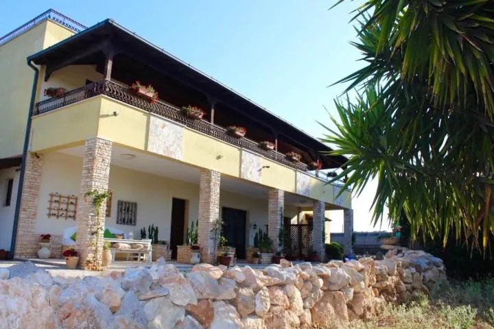 Gli Allori - Fuga dalla città