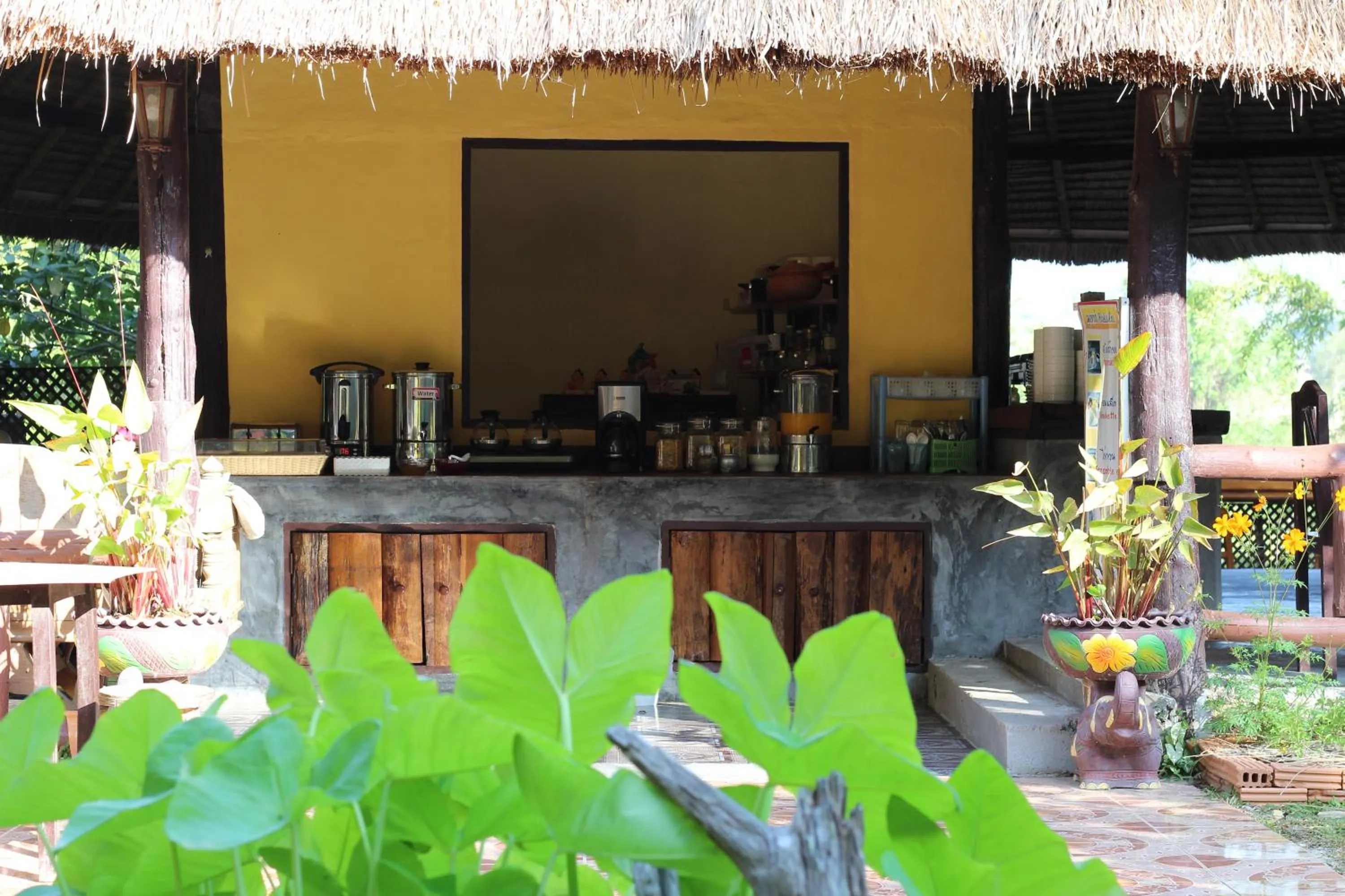 Restaurant/places to eat in Chang Pai Hill