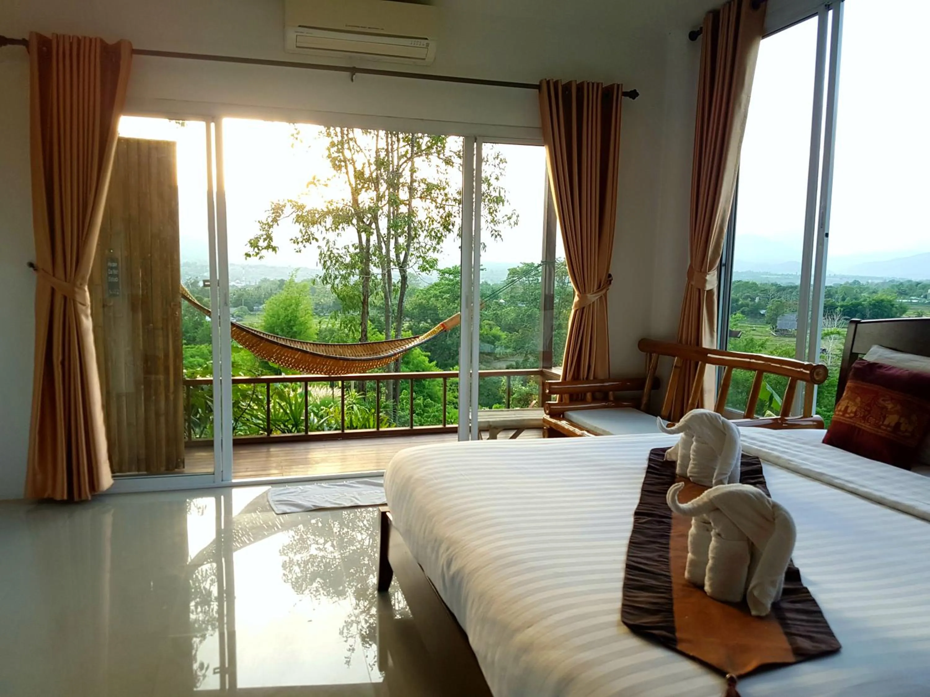 View (from property/room), Bed in Chang Pai Hill
