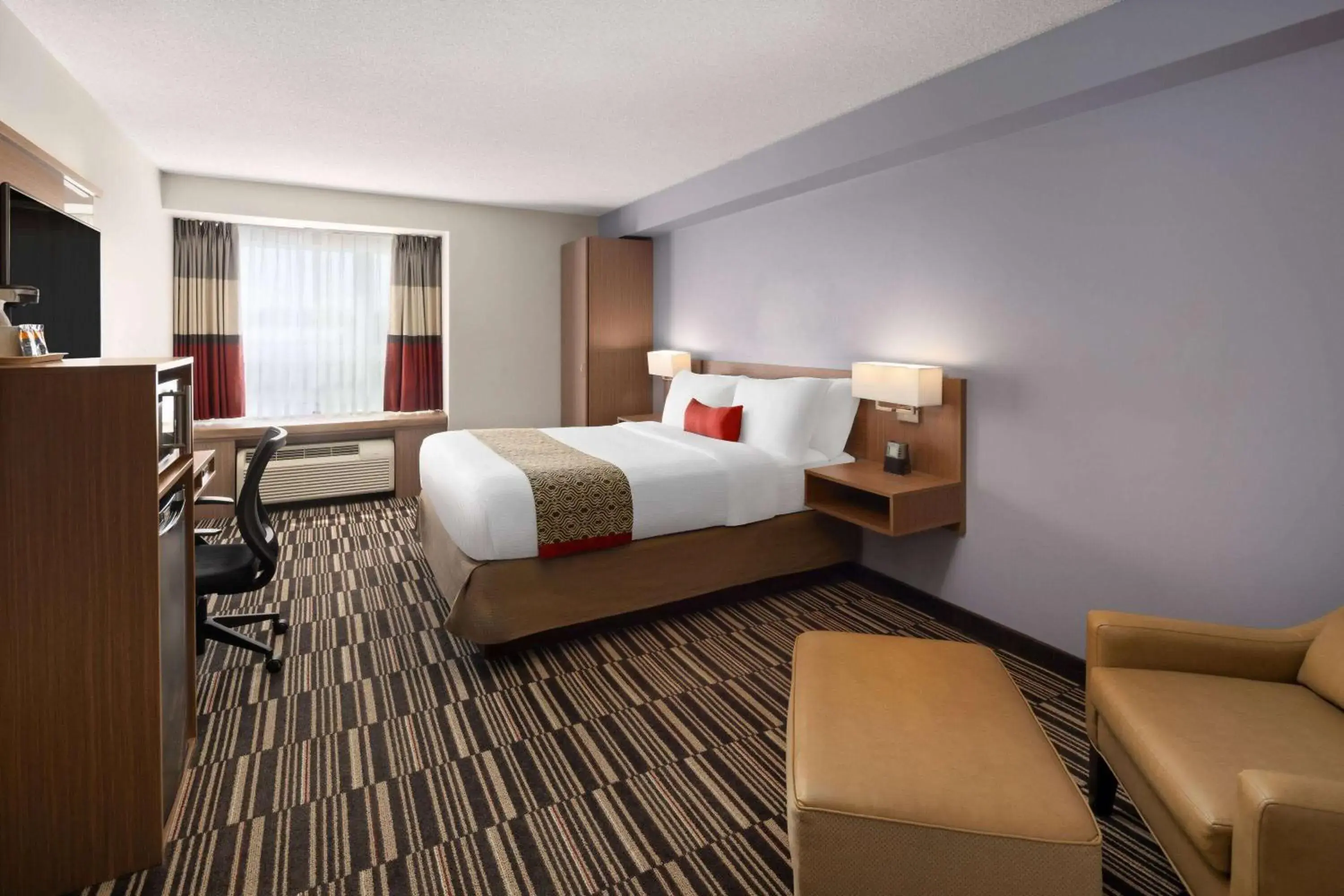 Deluxe Queen Room - Non-Smoking in Microtel Inn & Suites by Wyndham Kirkland Lake Deluxe Queen Room - Non-Smoking in Microtel Inn & Suites by Wyndham Kirkland Lake