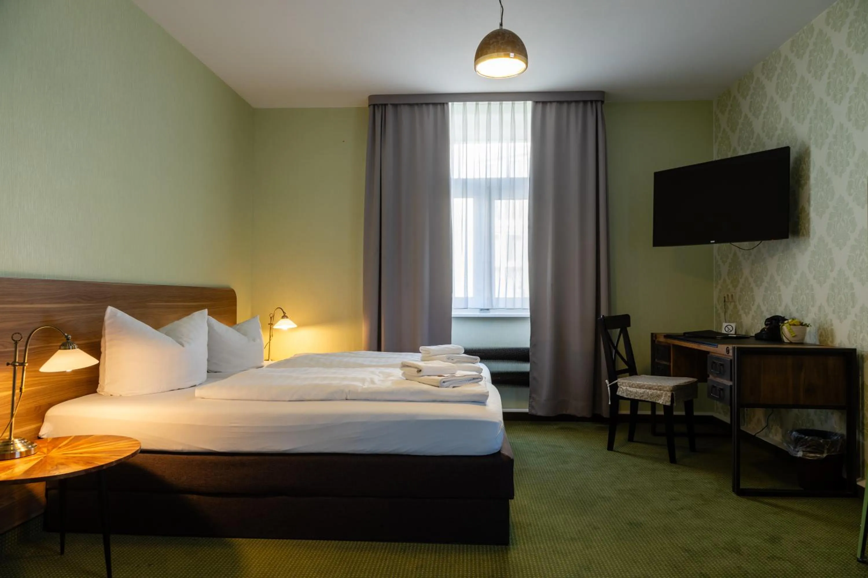 Photo of the whole room, Bed in Spielzeughotel Sonneberg