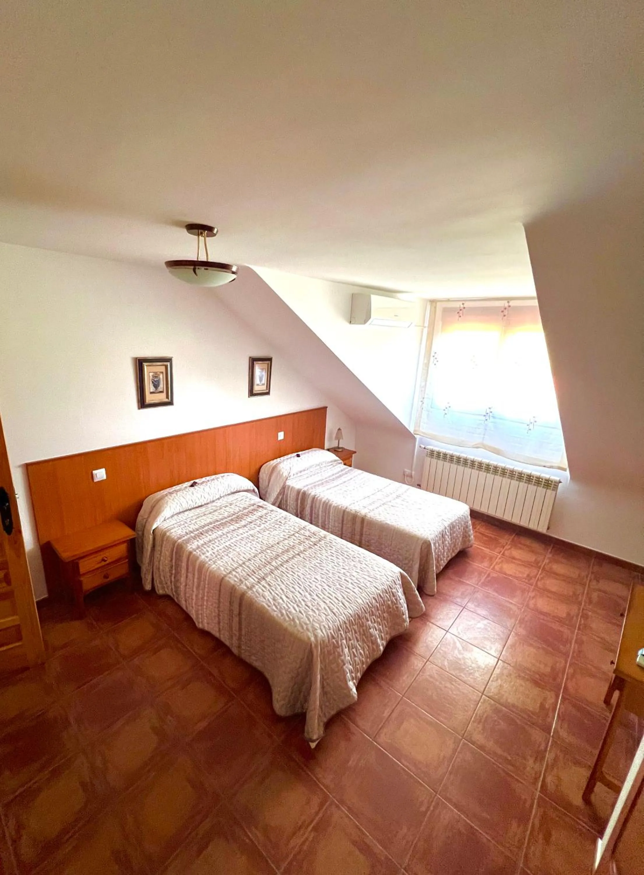 Bed in Hotel Puente de Piedra