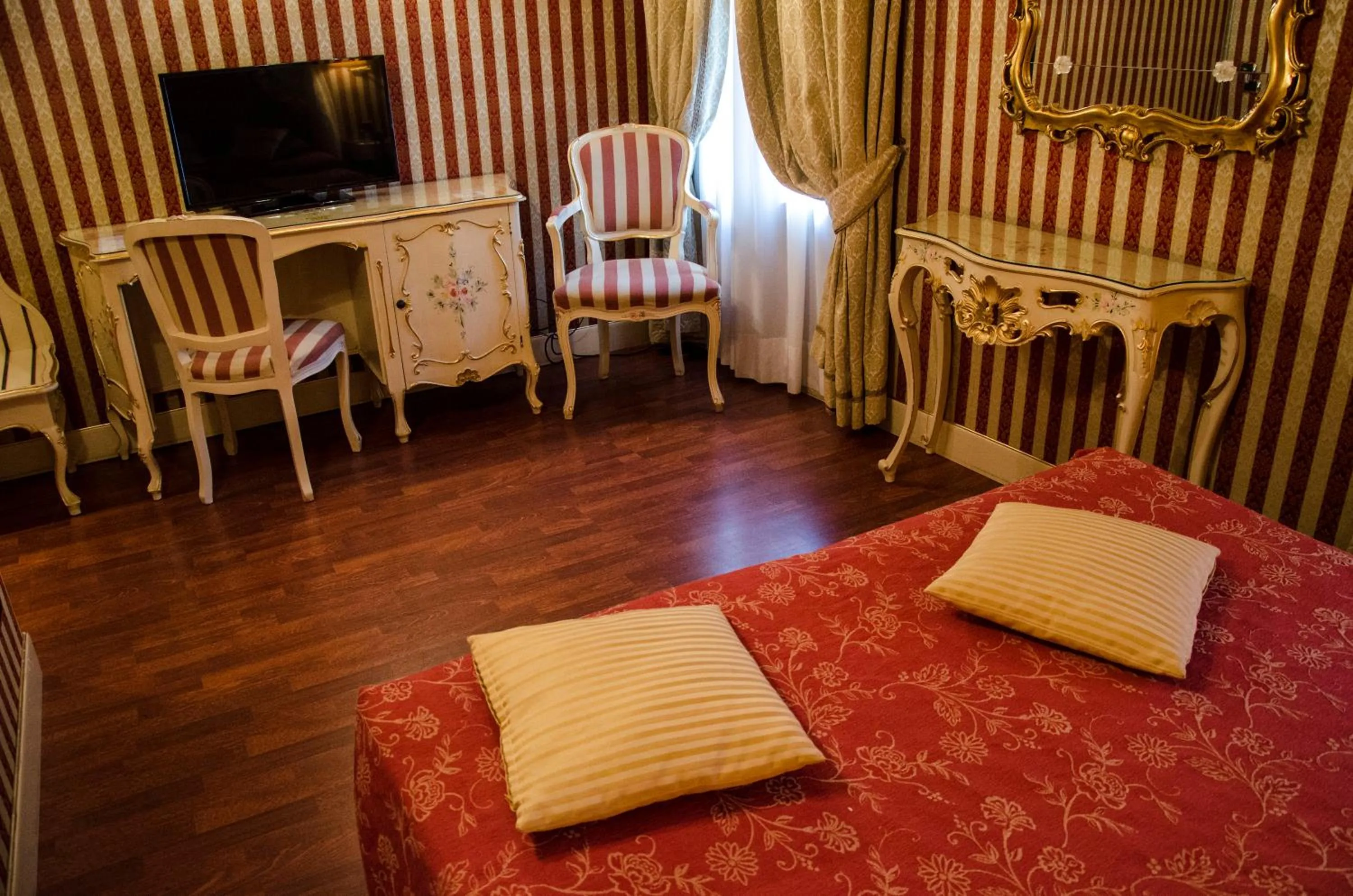 Photo of the whole room, Bed in Dimora Dogale
