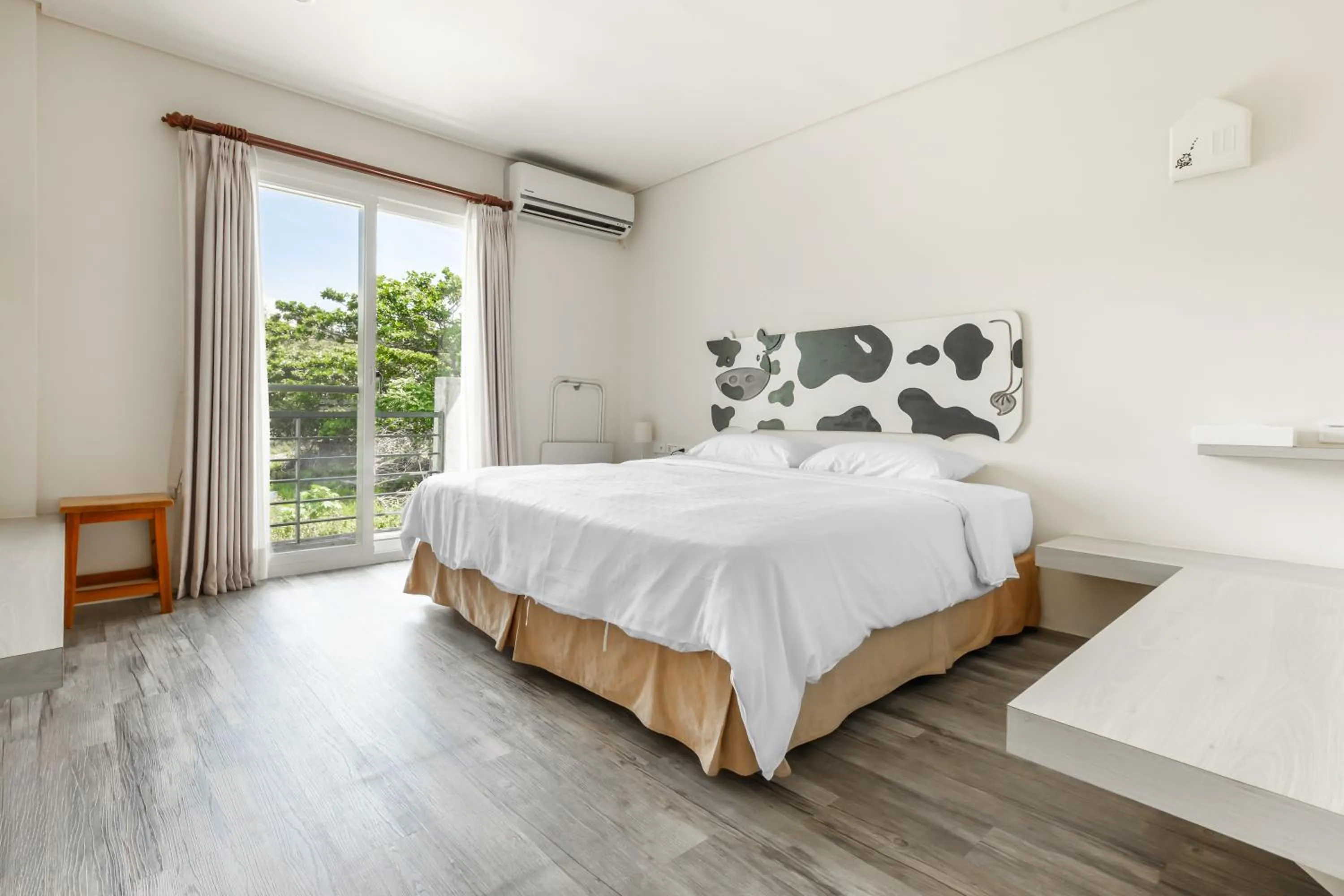 Photo of the whole room, Bed in Fairyland & Farm Guest House