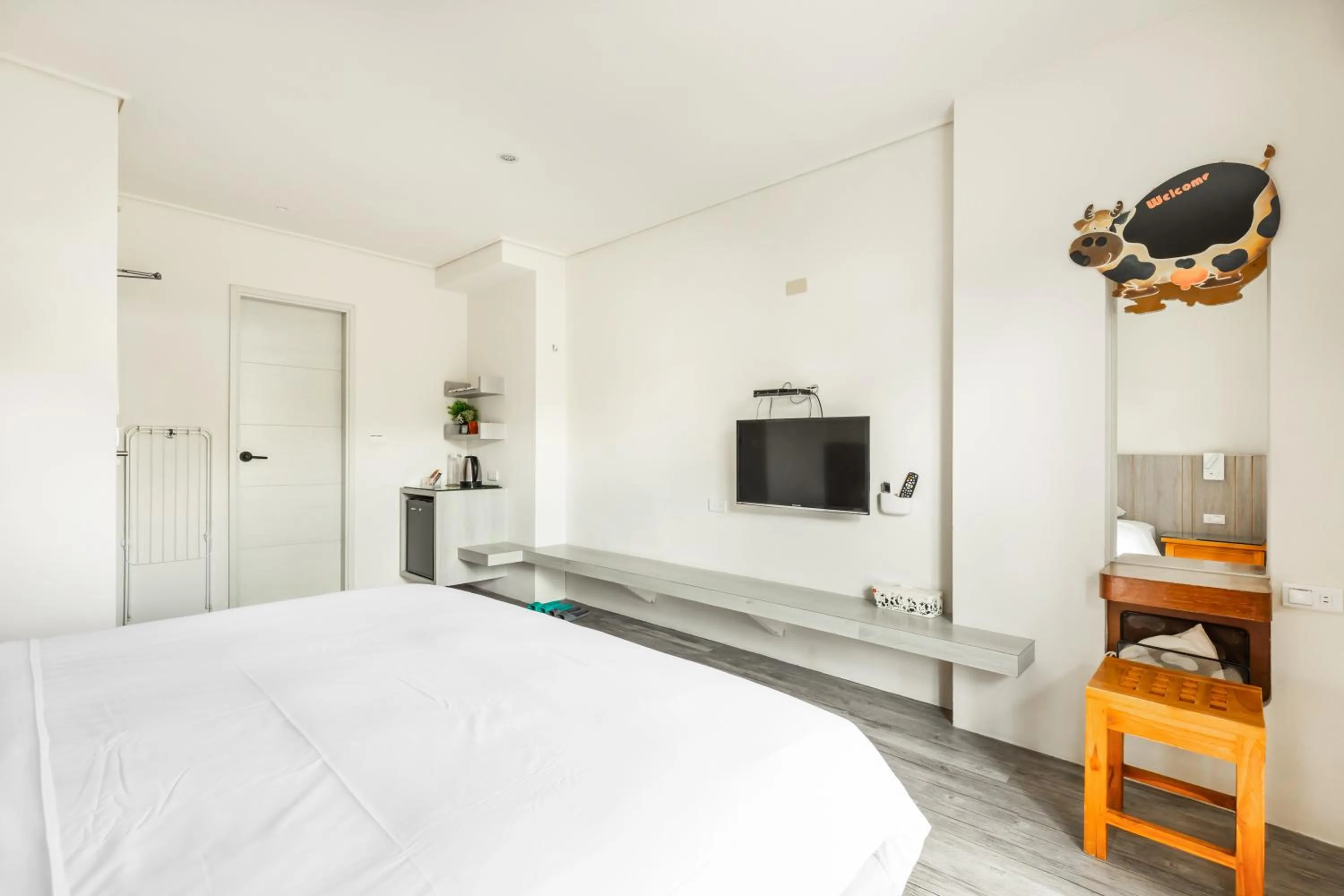 Photo of the whole room, Bed in Fairyland & Farm Guest House