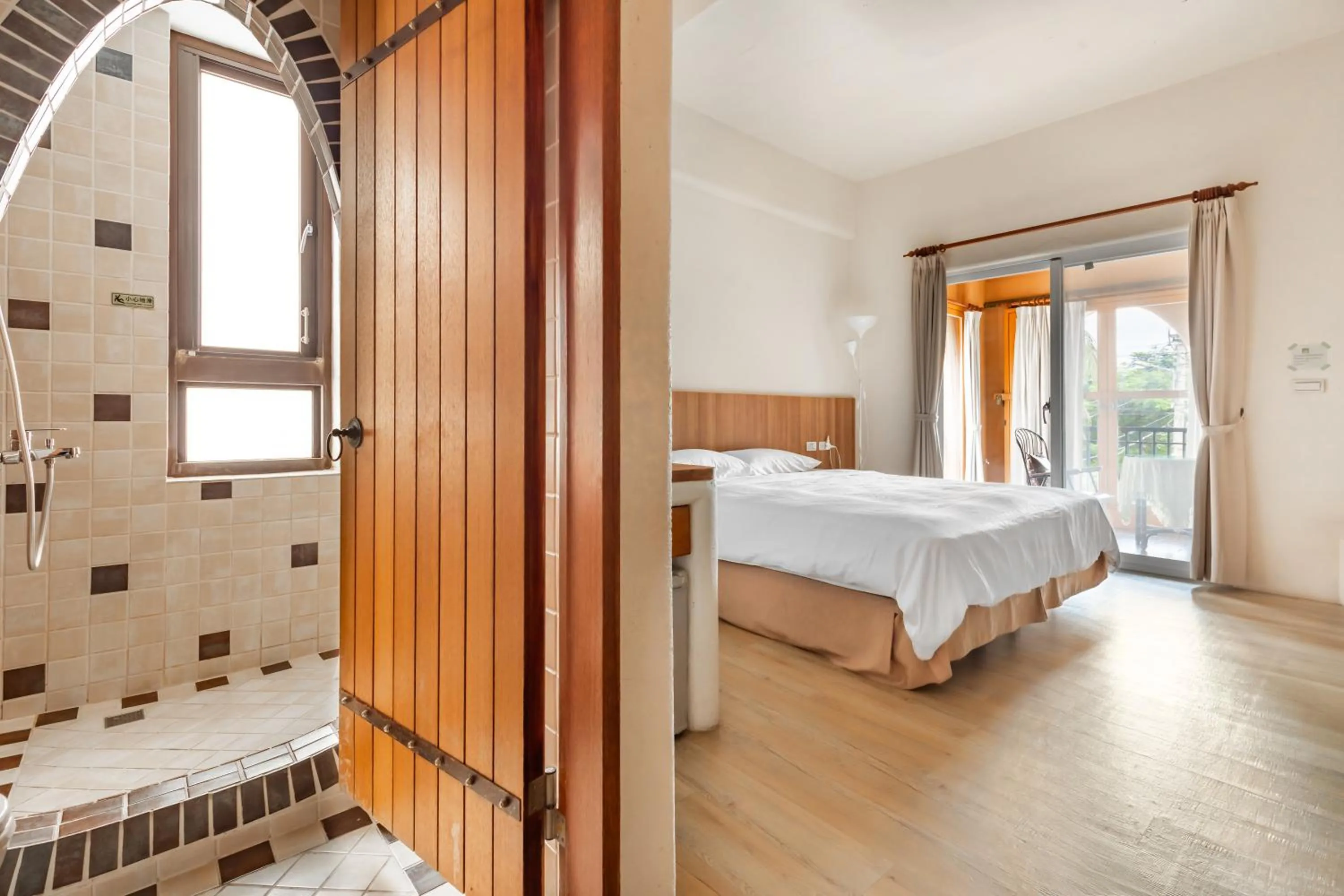 Photo of the whole room, Bed in Fairyland & Farm Guest House