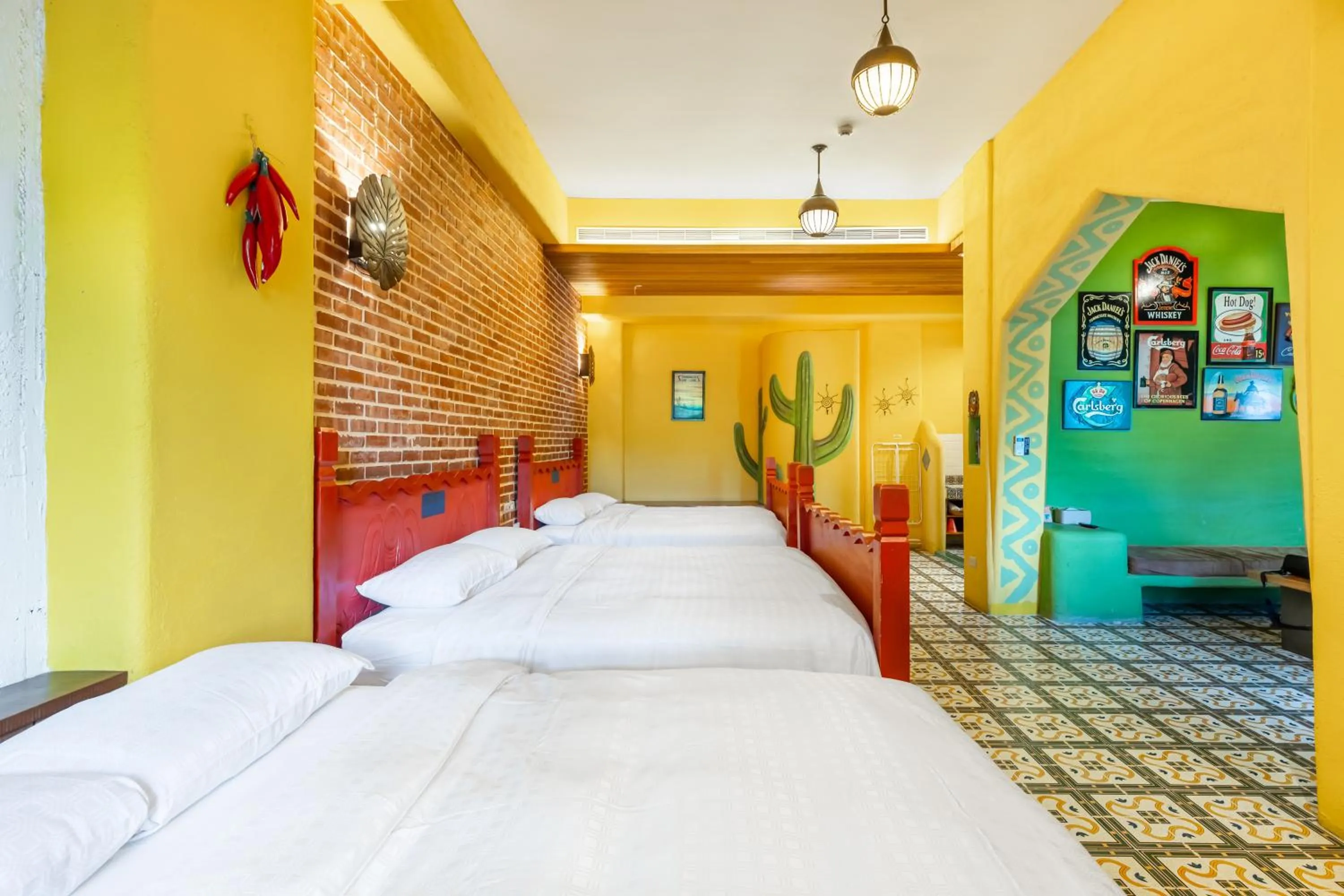 Photo of the whole room, Bed in Fairyland & Farm Guest House