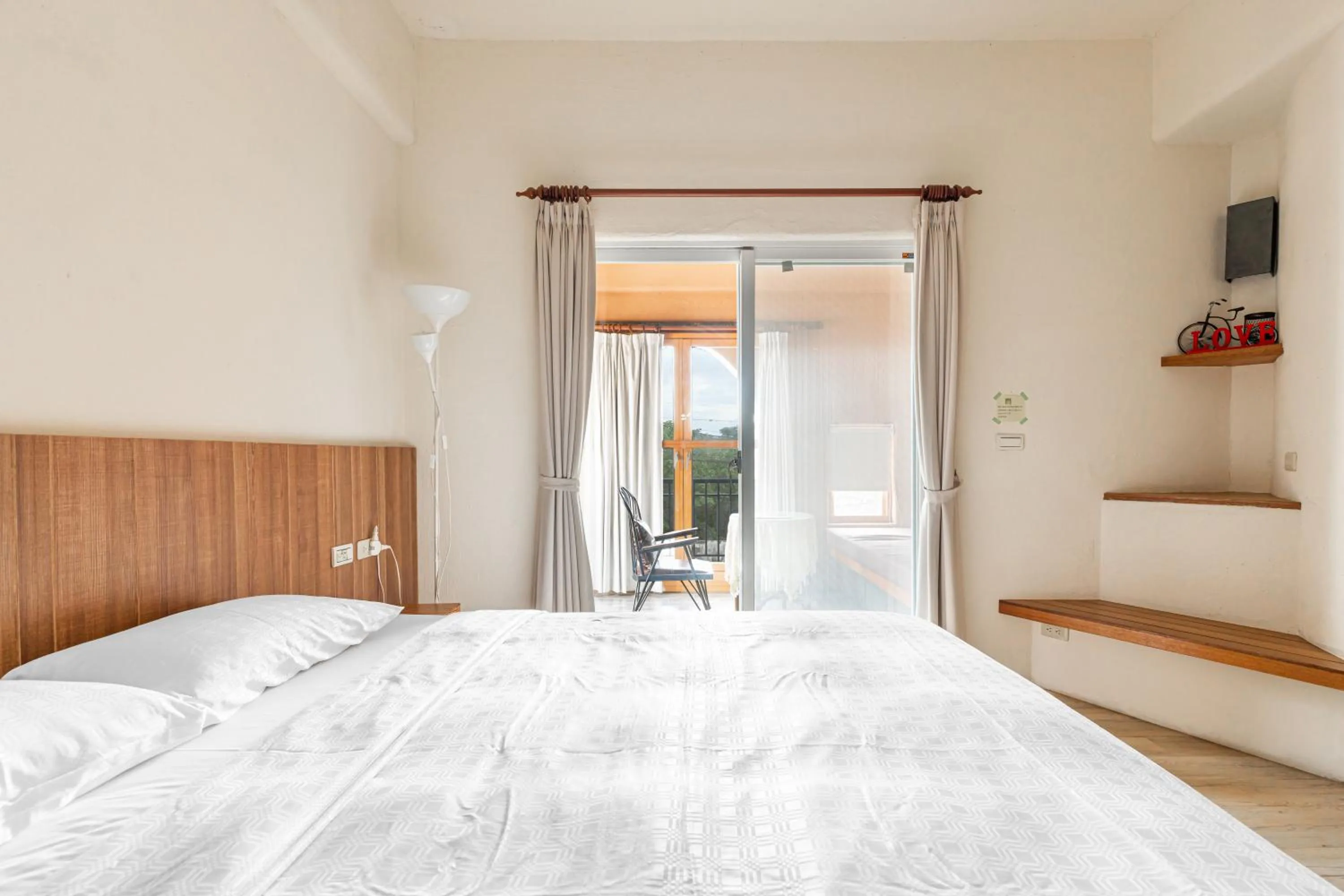 Photo of the whole room, Bed in Fairyland & Farm Guest House