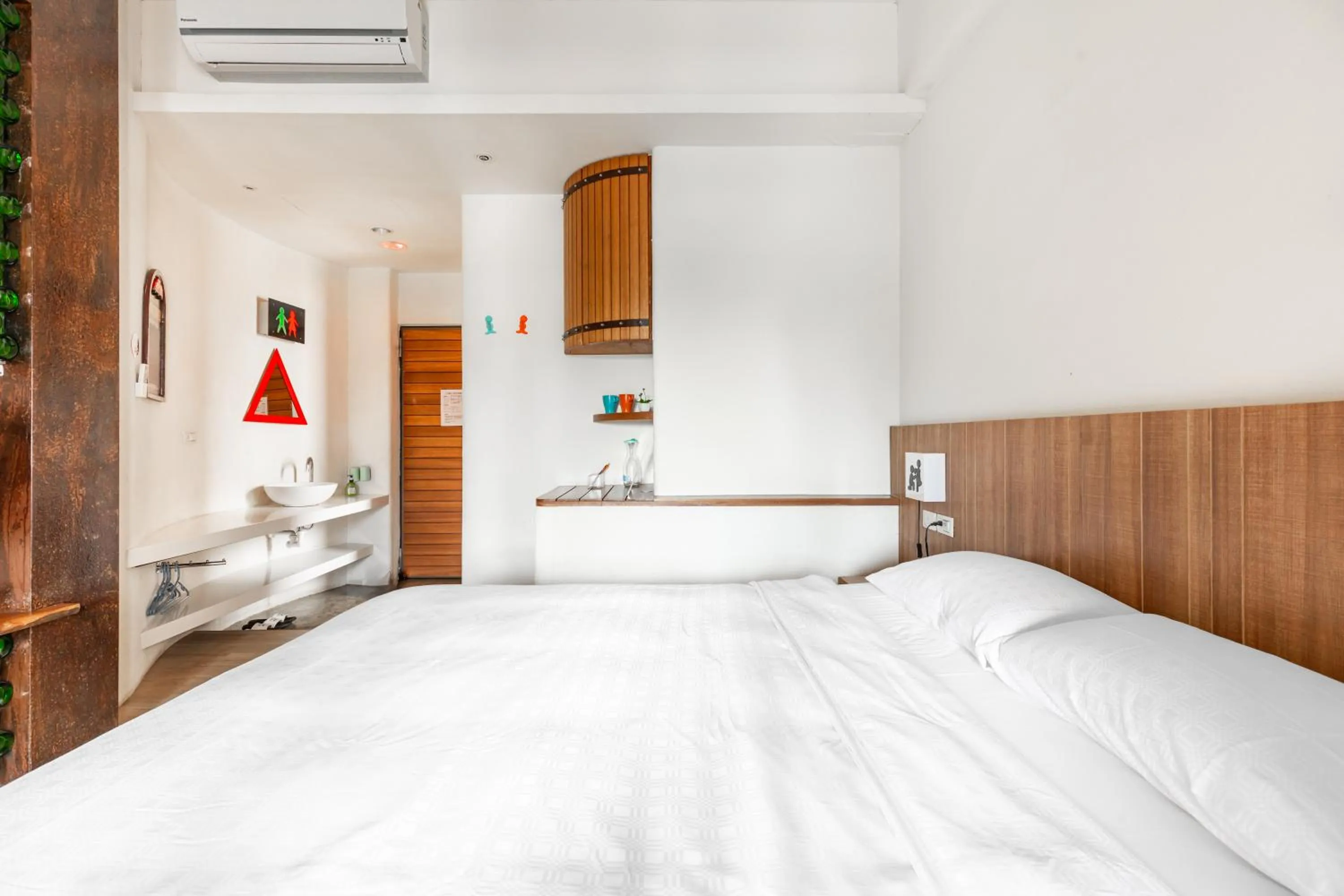 Photo of the whole room, Bed in Fairyland & Farm Guest House