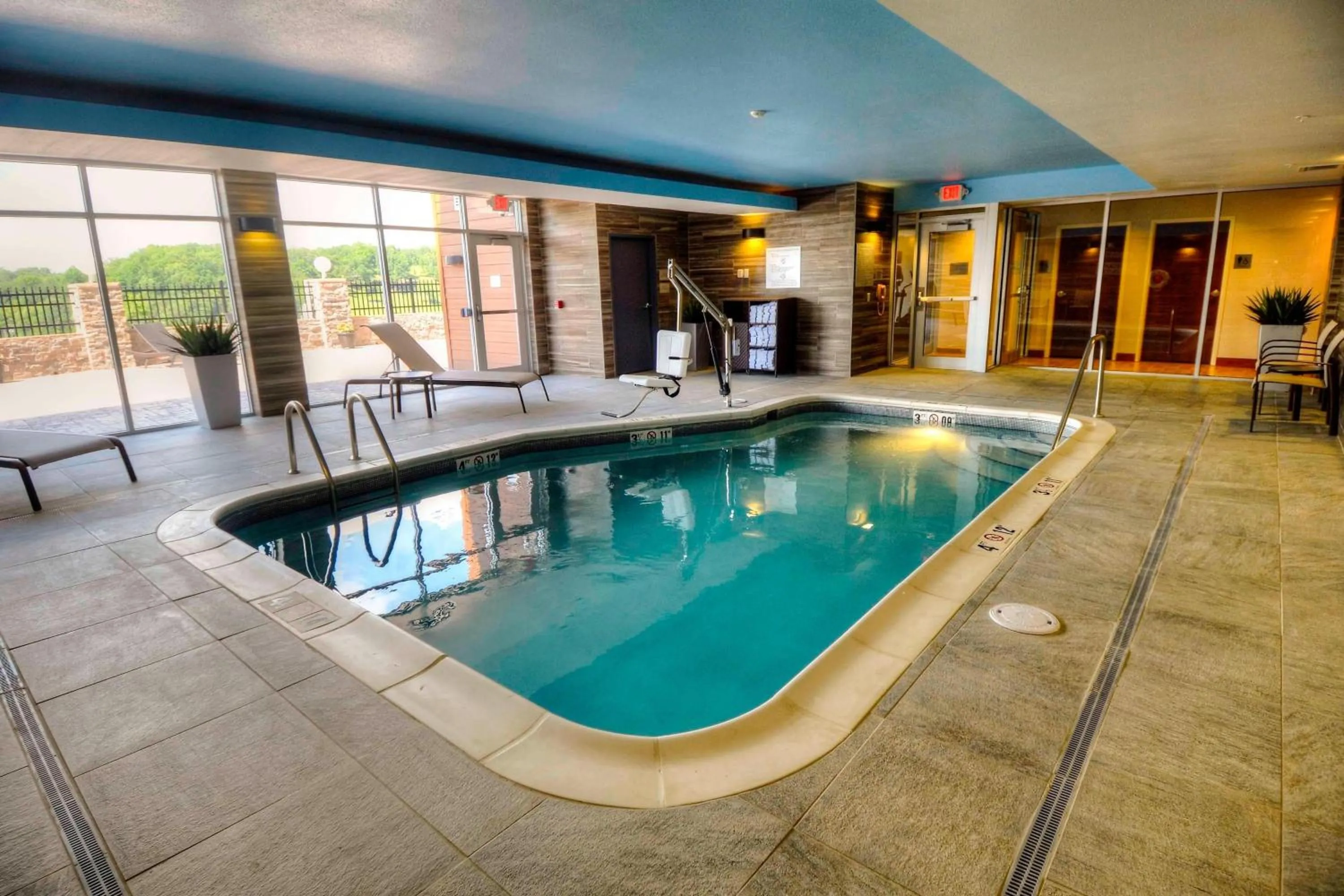 Swimming pool in Fairfield Inn & Suites by Marriott Princeton
