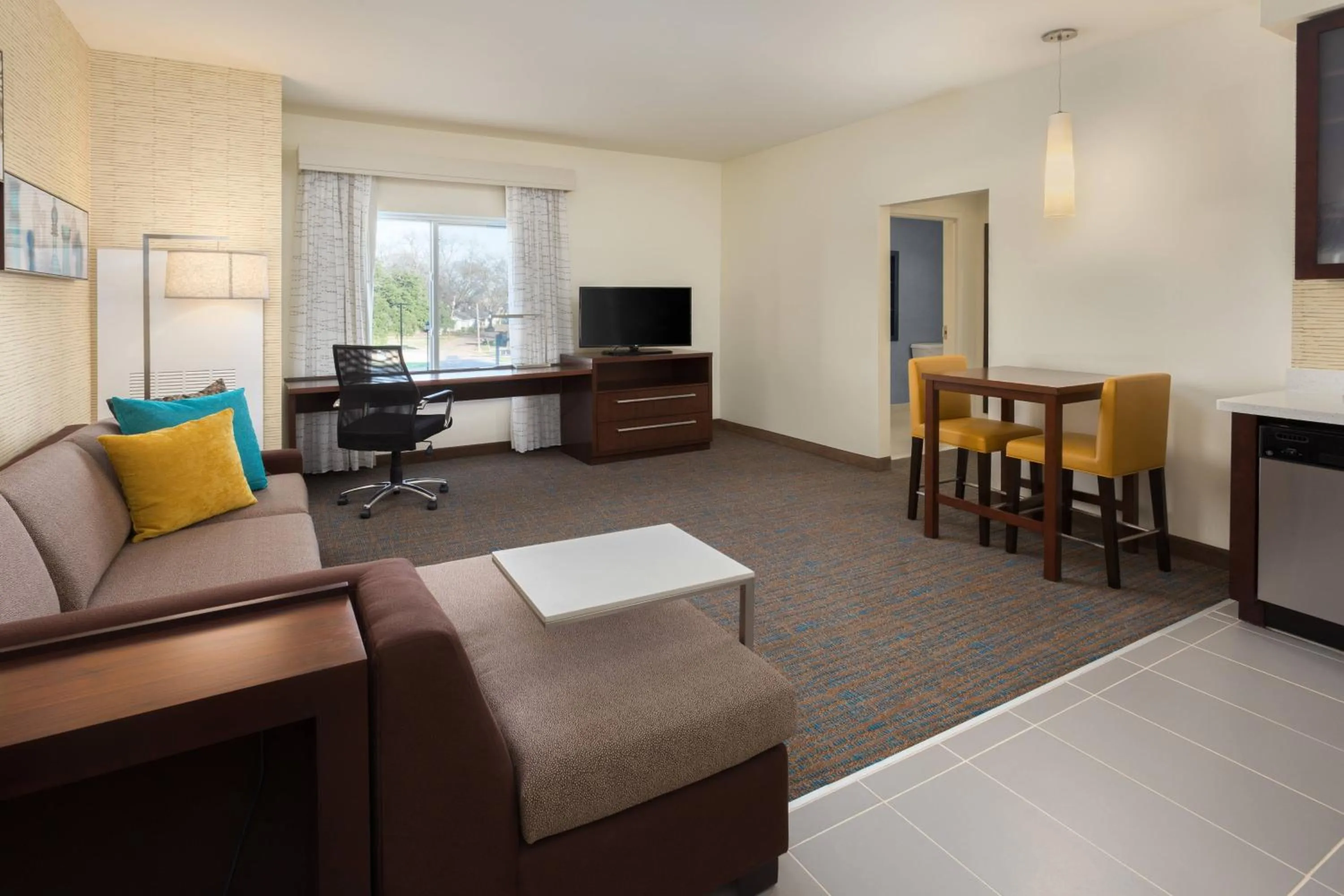 Living room in Residence Inn by Marriott Shreveport-Bossier City/Downtown