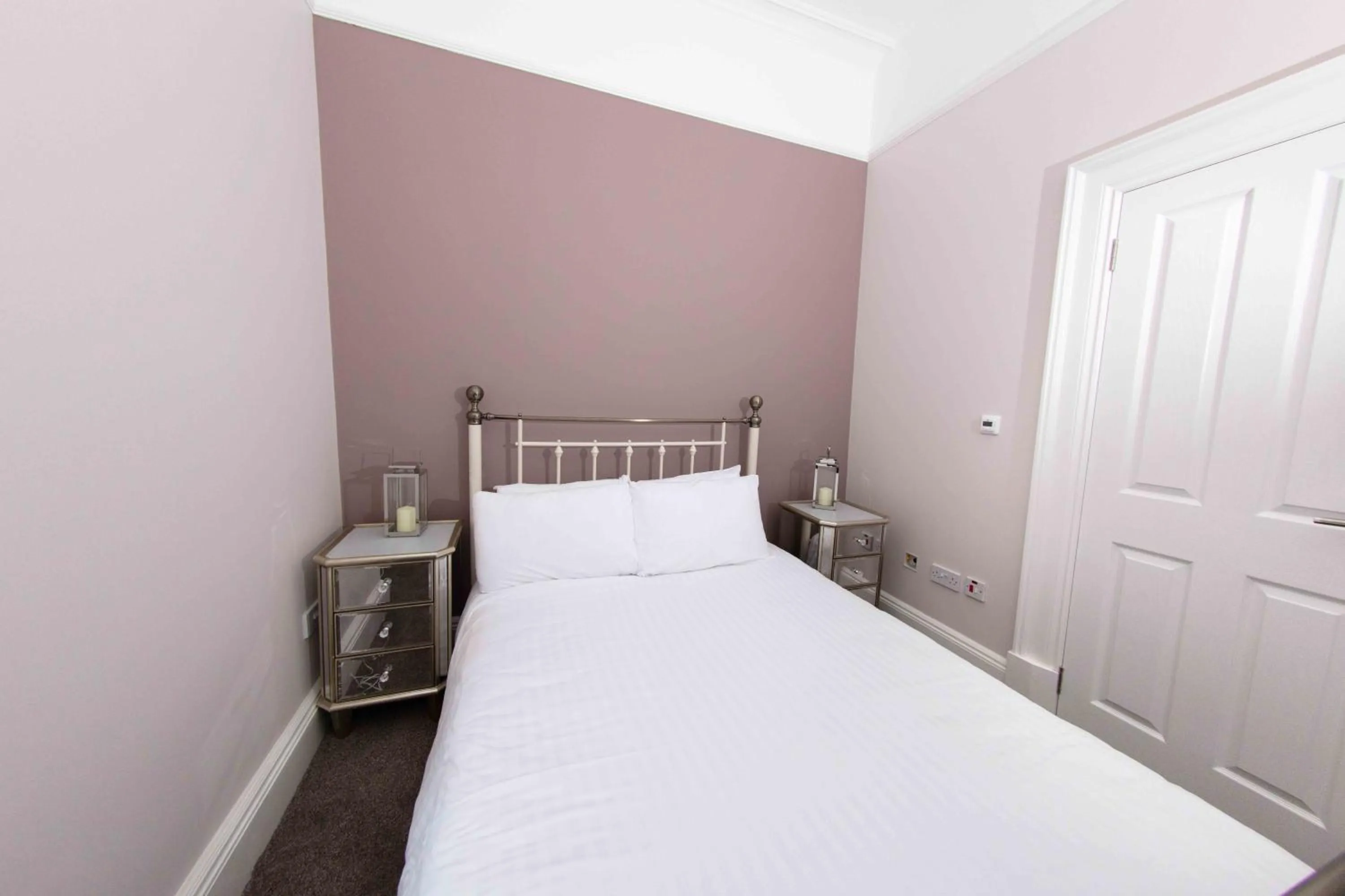 Bed in Inglewood House and Spa