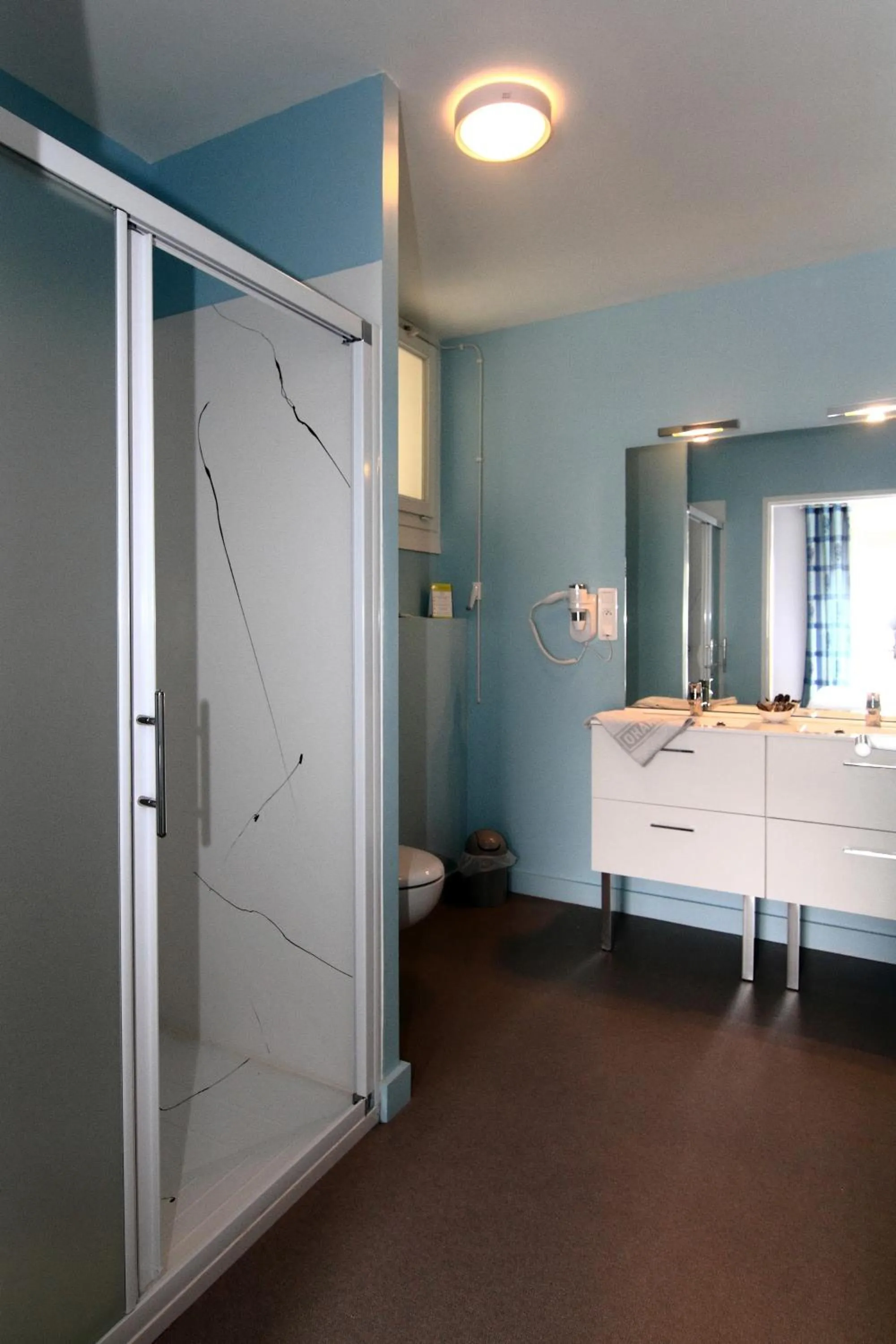 Bathroom in Hôtel Ohartzia