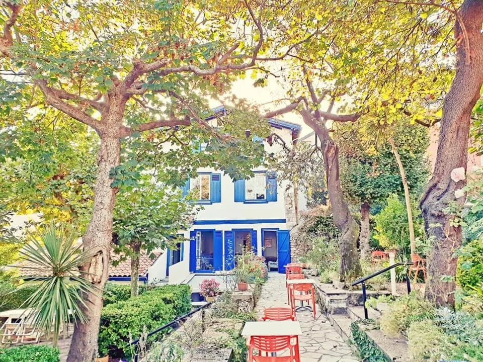 Garden in Hôtel Ohartzia