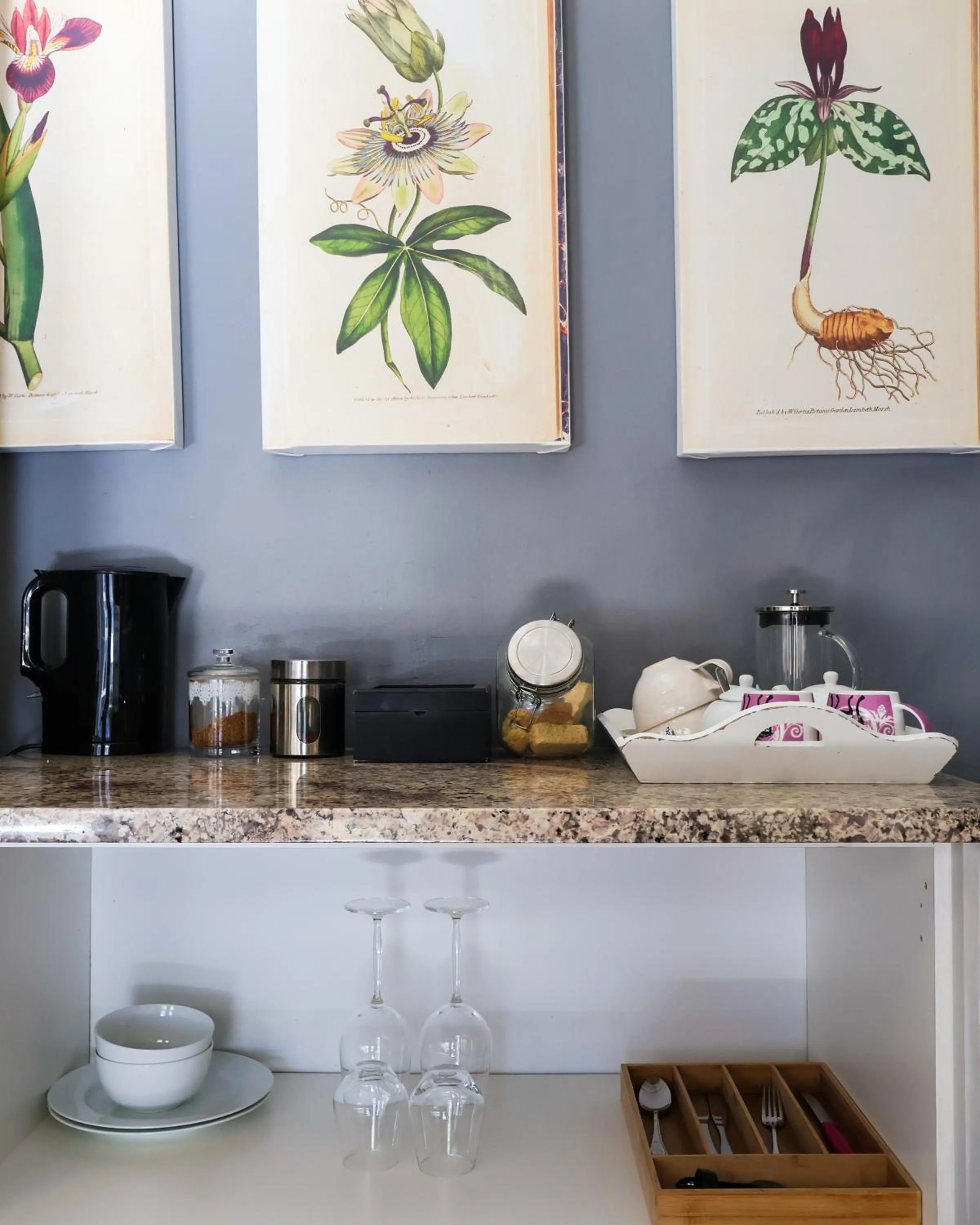 Coffee/tea facilities in Upper House Guesthouse