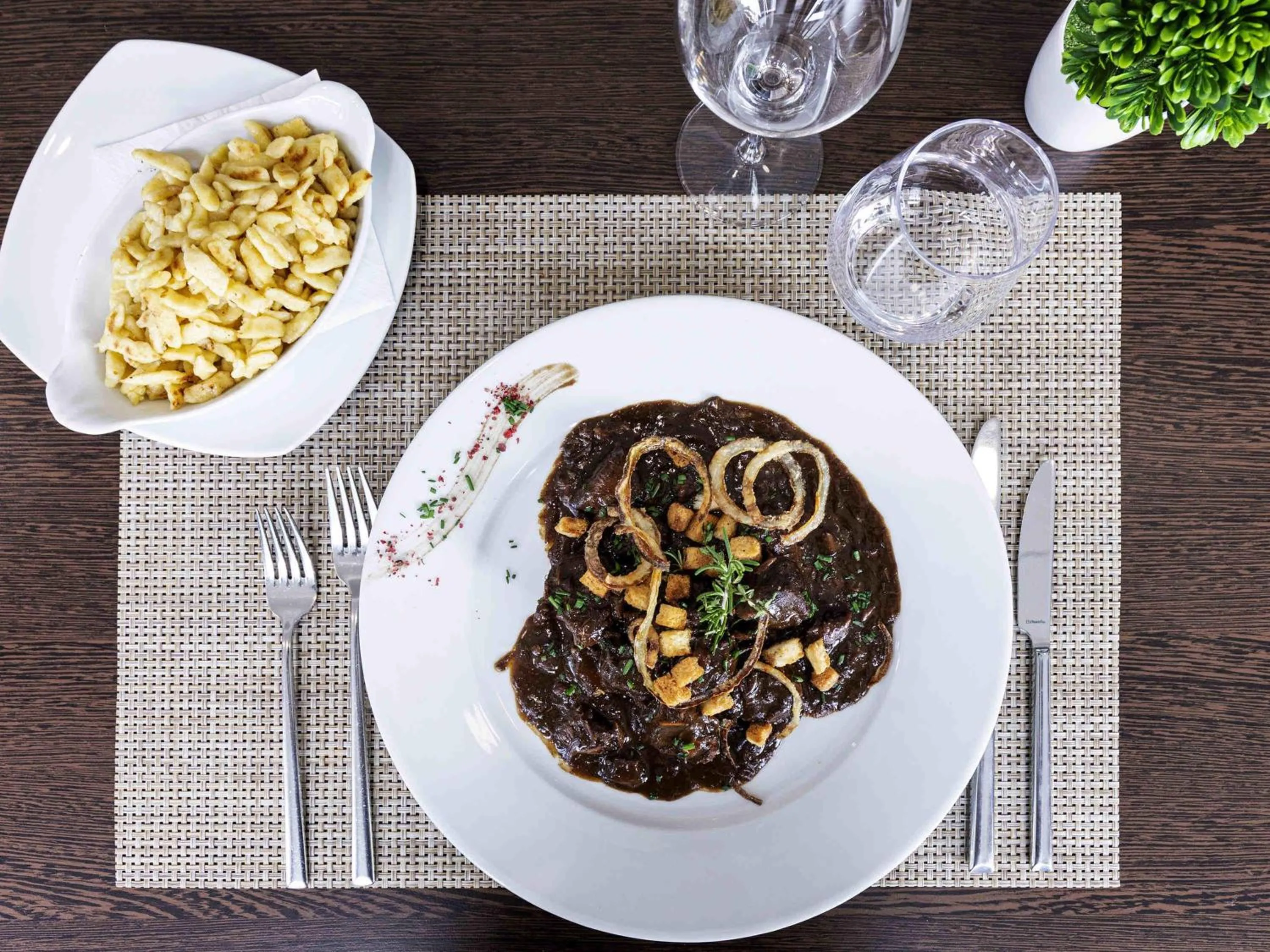 Restaurant/places to eat in Mercure Bale Mulhouse Aeroport