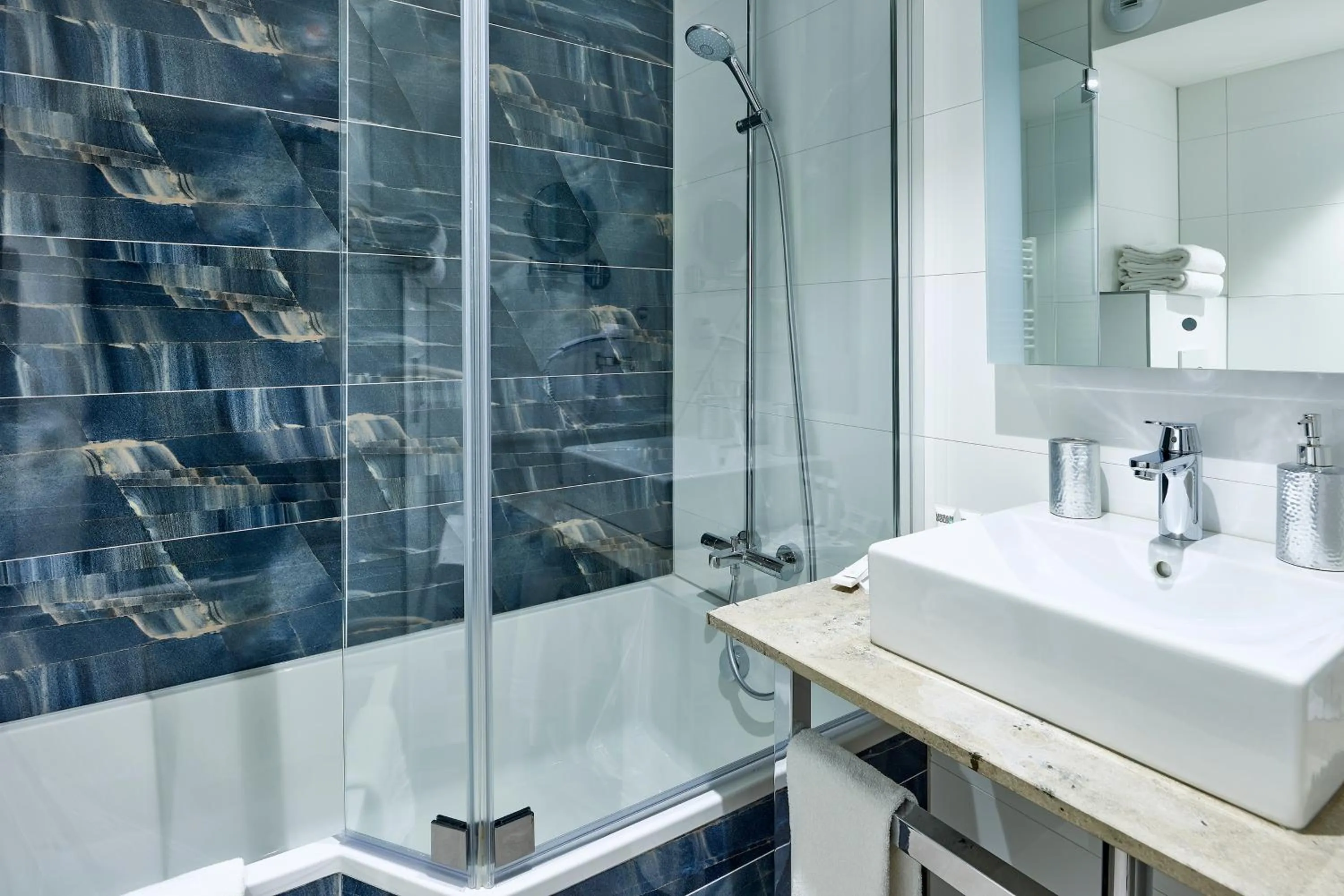 Shower in Mercure Bale Mulhouse Aeroport