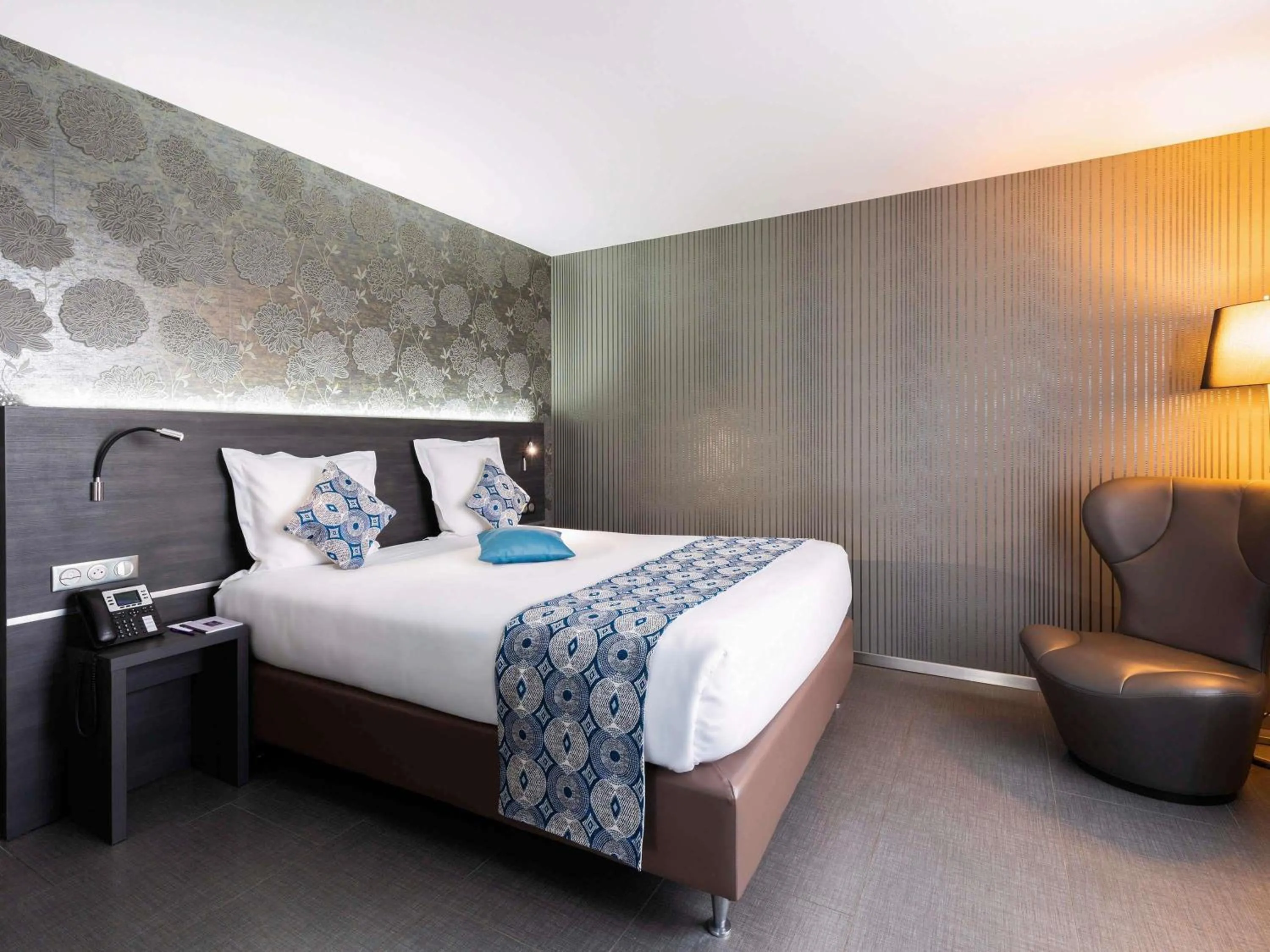 Bedroom, Bed in Mercure Bale Mulhouse Aeroport