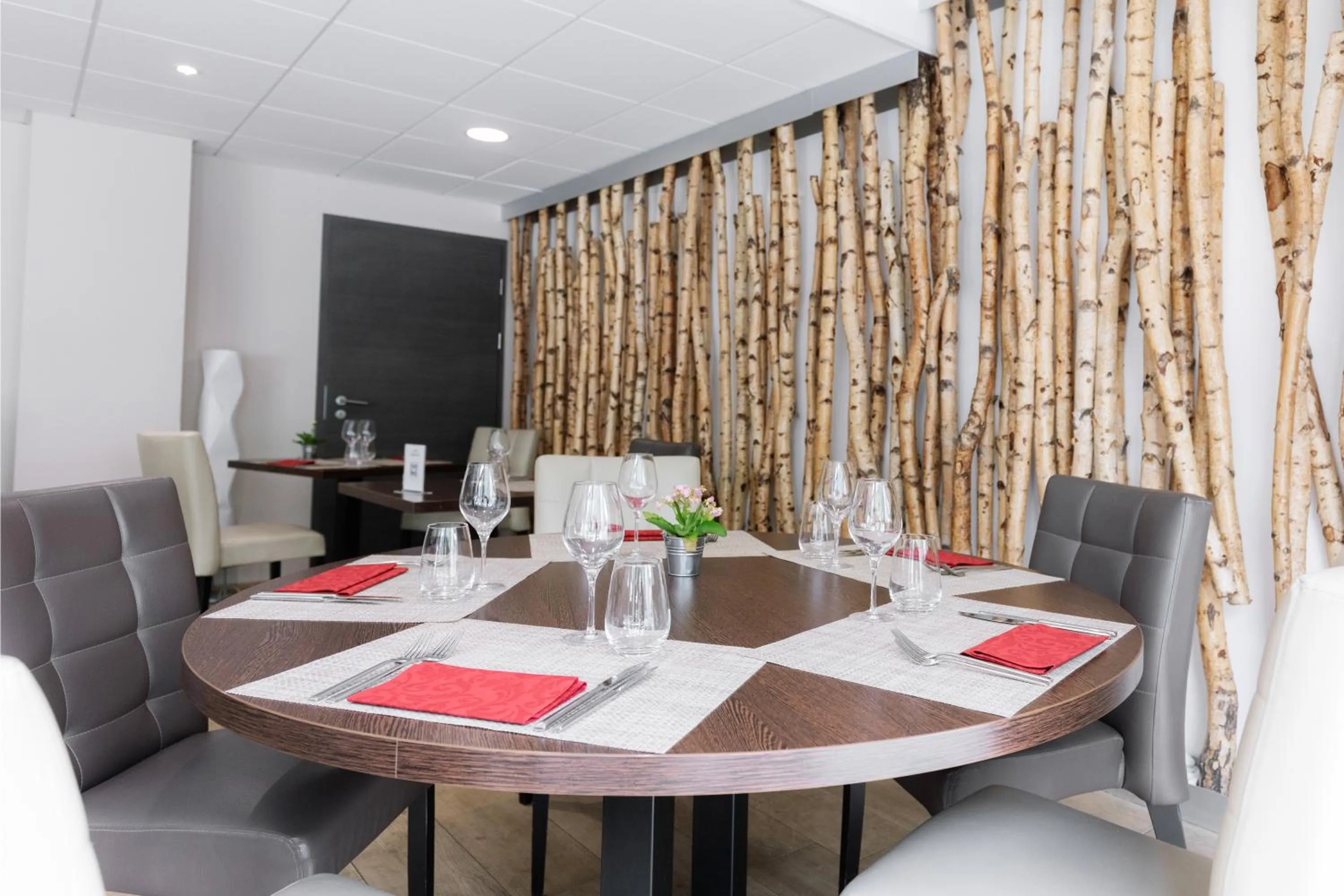 Restaurant/places to eat in Mercure Bale Mulhouse Aeroport