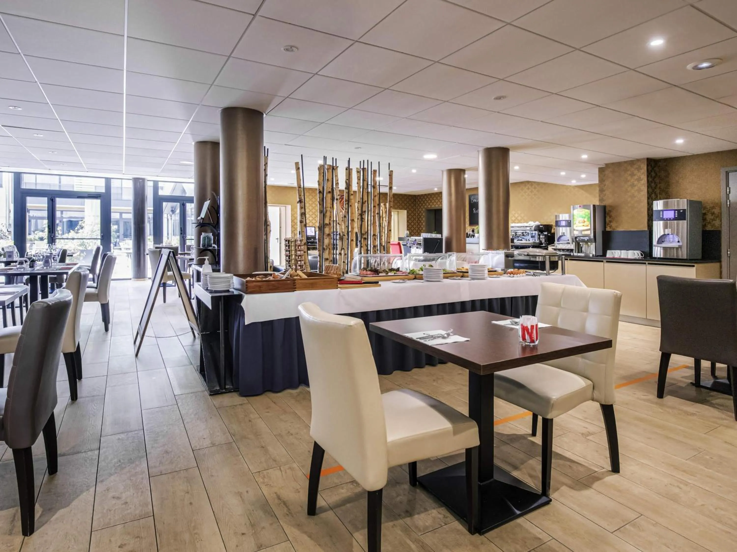 Restaurant/places to eat in Mercure Bale Mulhouse Aeroport