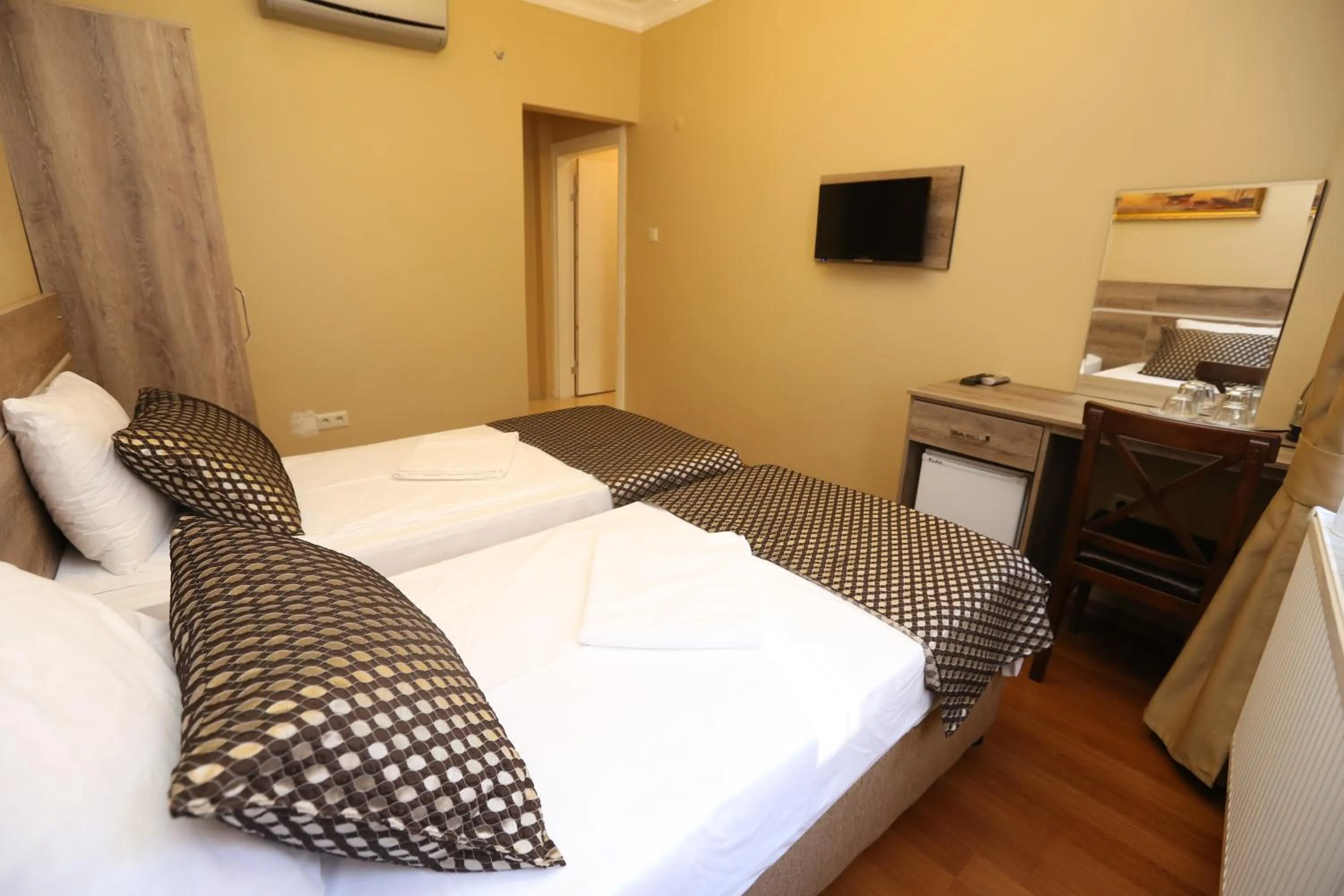 Photo of the whole room, Bed in My Holiday Time Hotel