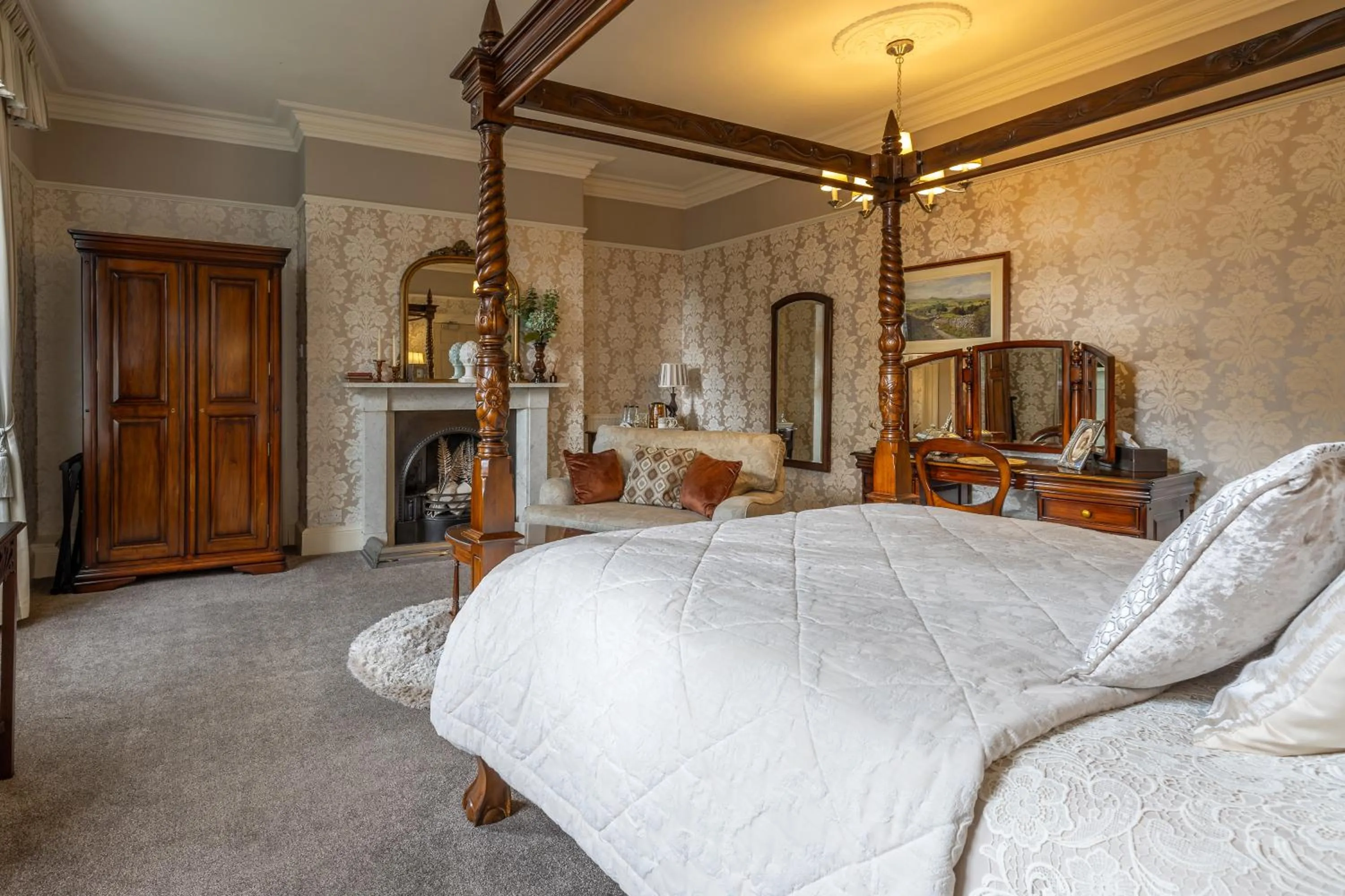 Bedroom, Bed in Highgate House