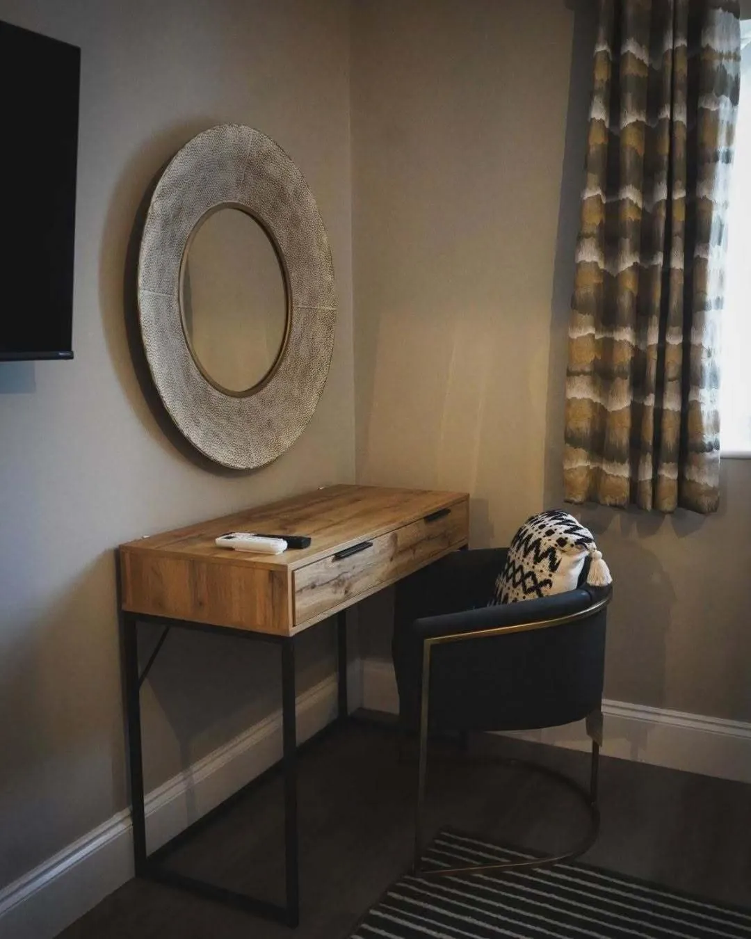 Bedroom in The Dragon Willington