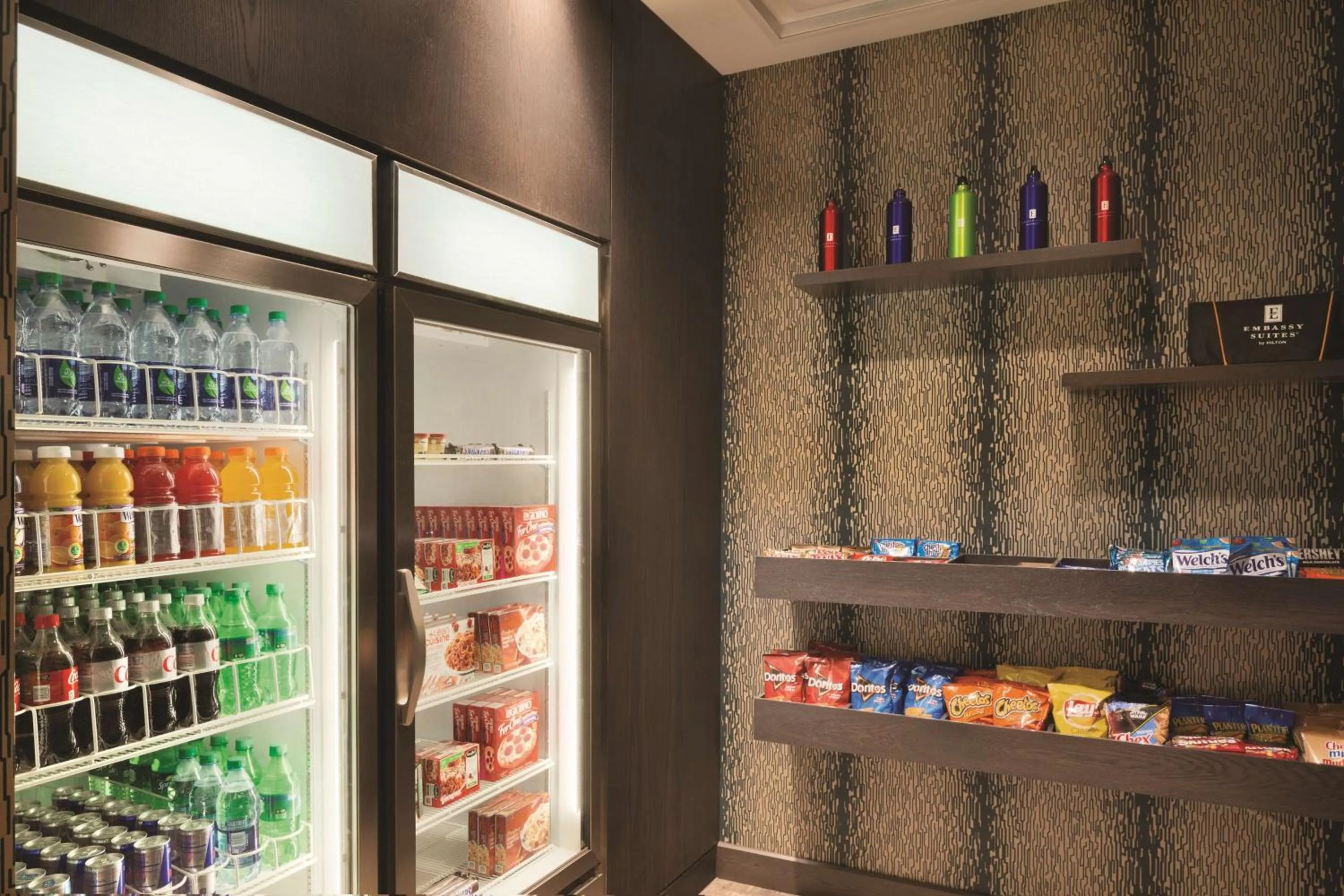 Restaurant/places to eat in Embassy Suites Pittsburgh-Downtown