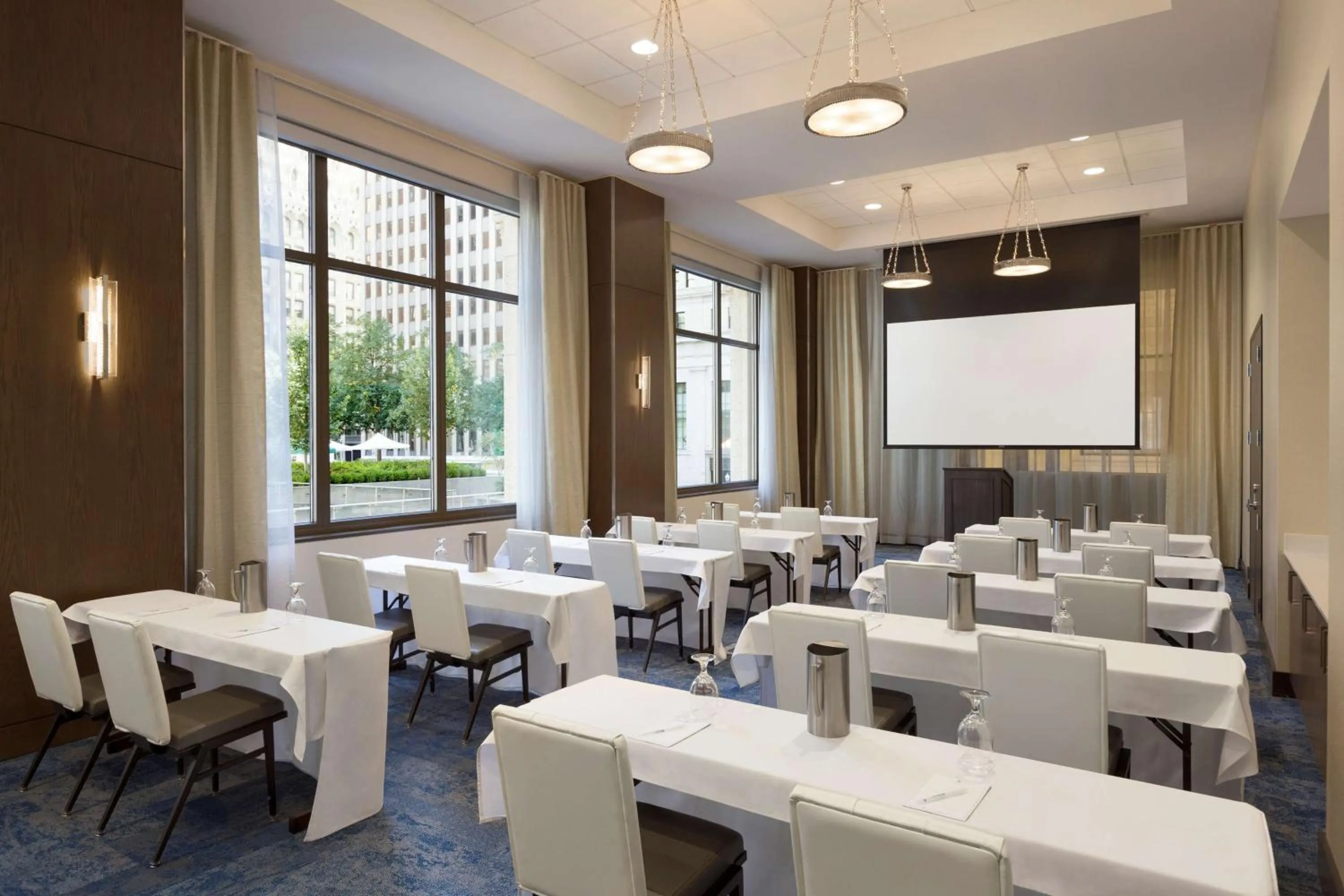 Meeting/conference room in Embassy Suites Pittsburgh-Downtown