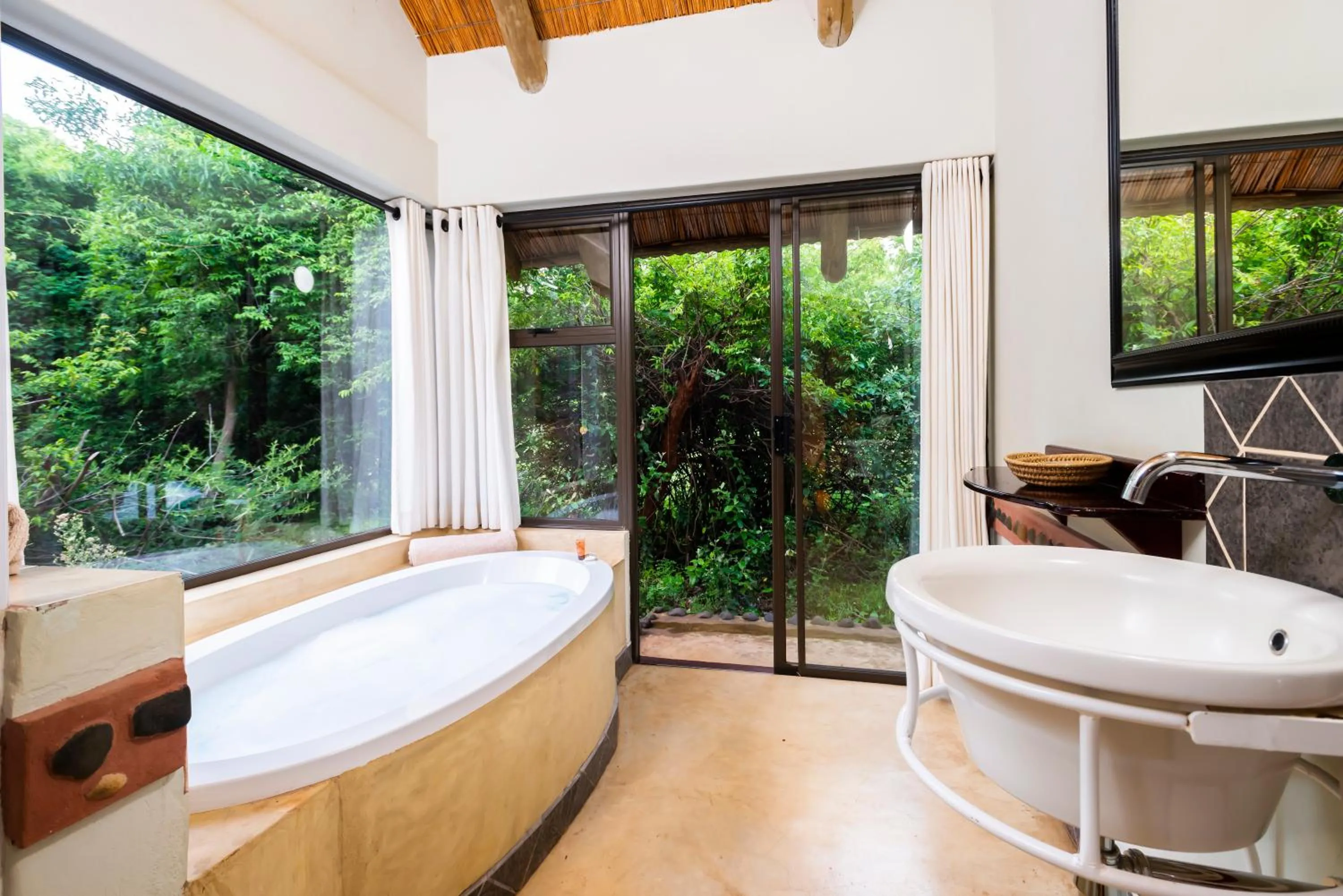 Garden view in Leopard Walk Lodge