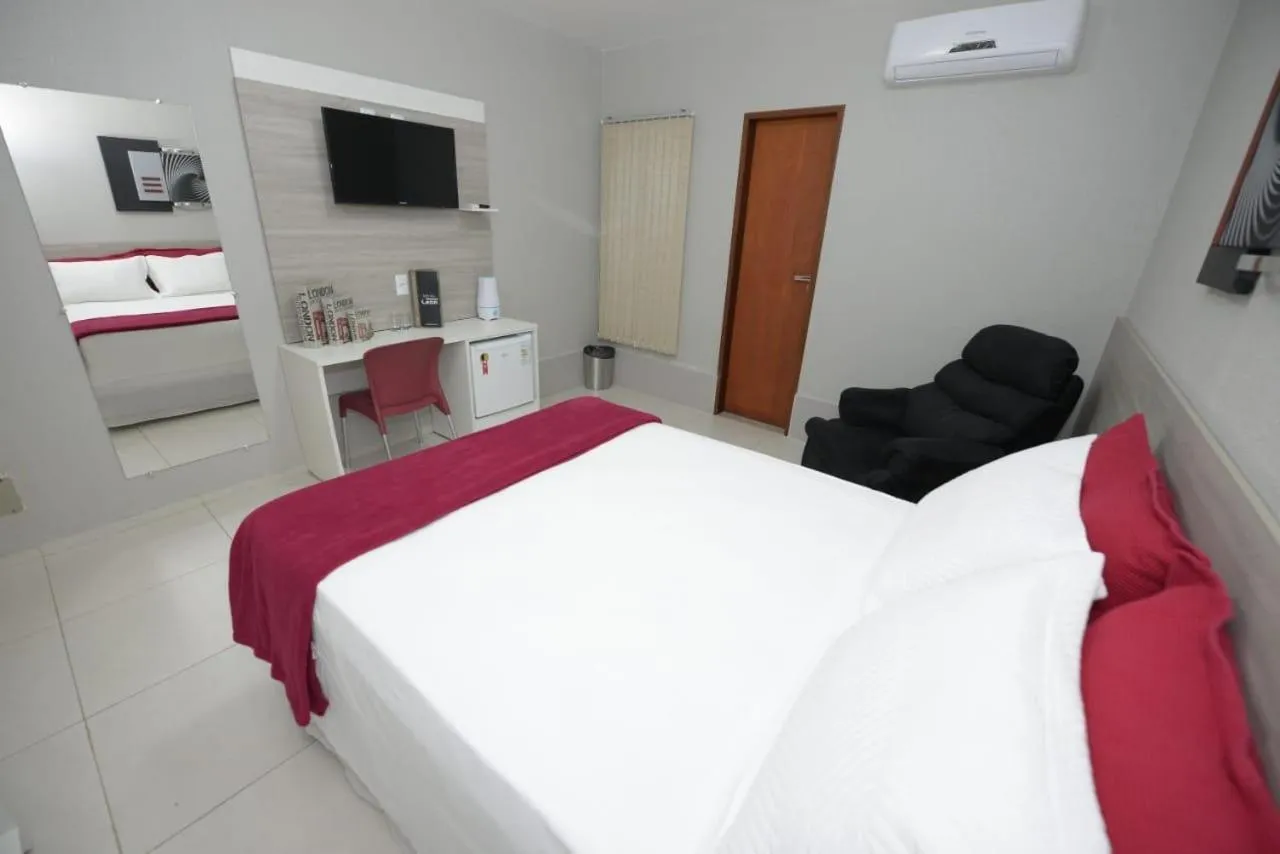 Bedroom, Bed in Hotel Leon