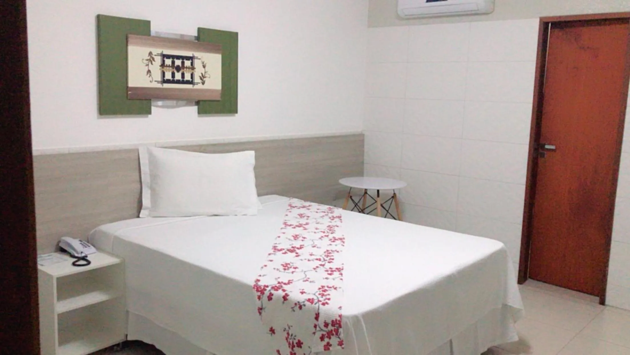 Bedroom, Bed in Hotel Leon