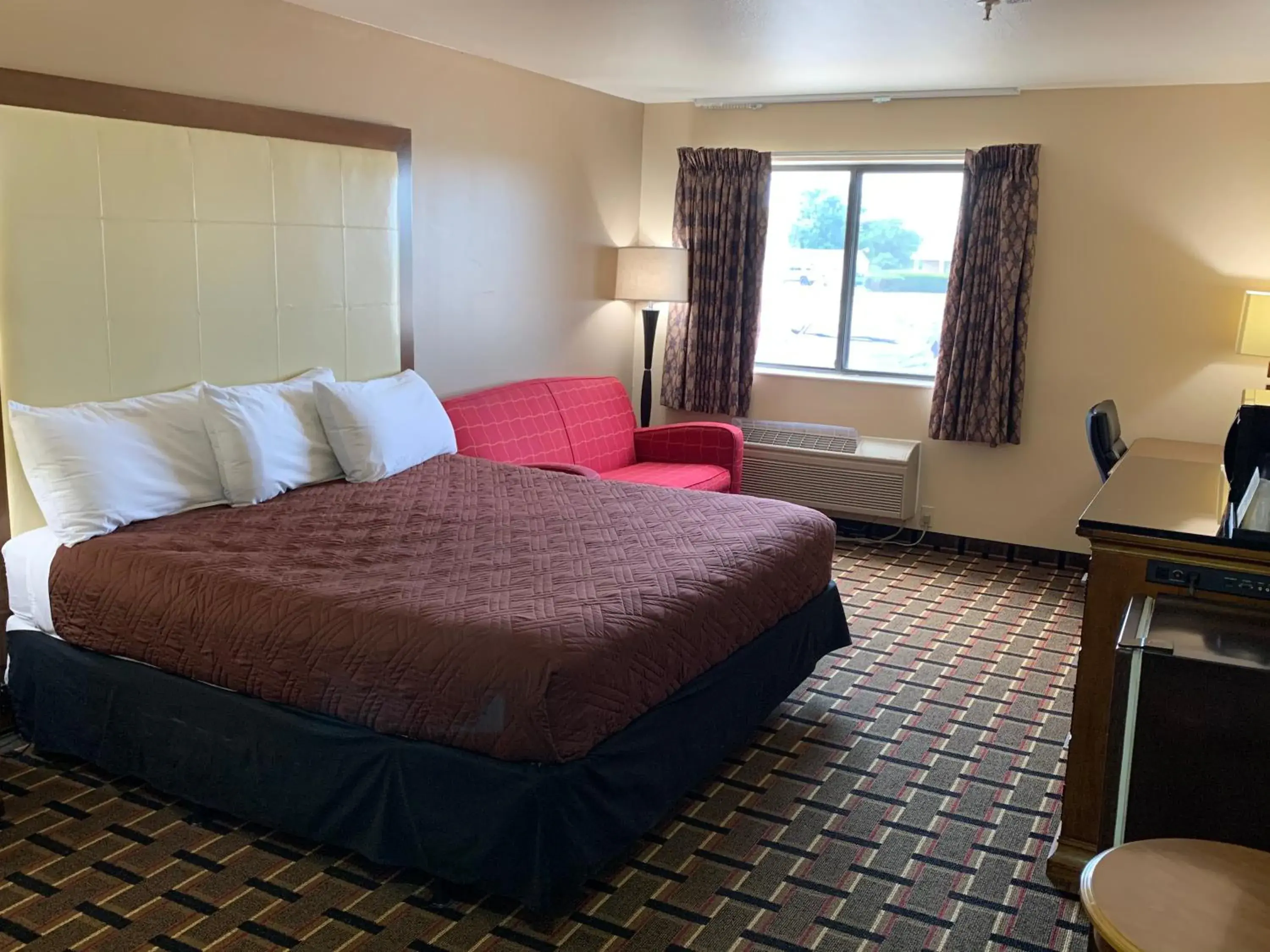 King Room - Disability Access in Heritage Grand Inn King Room - Disability Access in Heritage Grand Inn