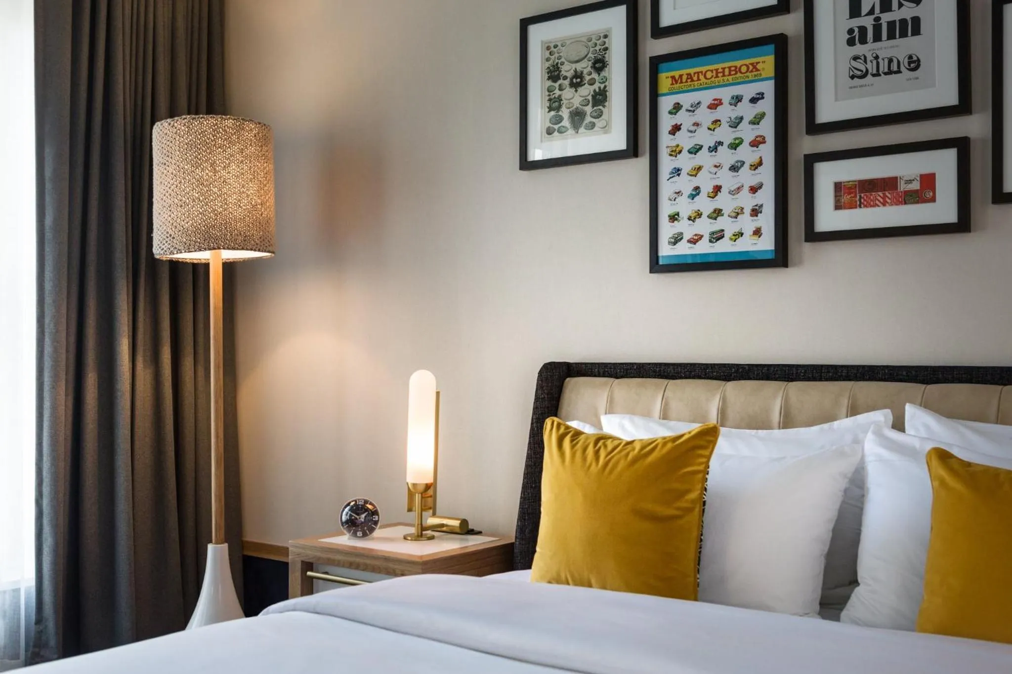 Photo of the whole room, Bed in Kimpton Schofield Hotel by IHG