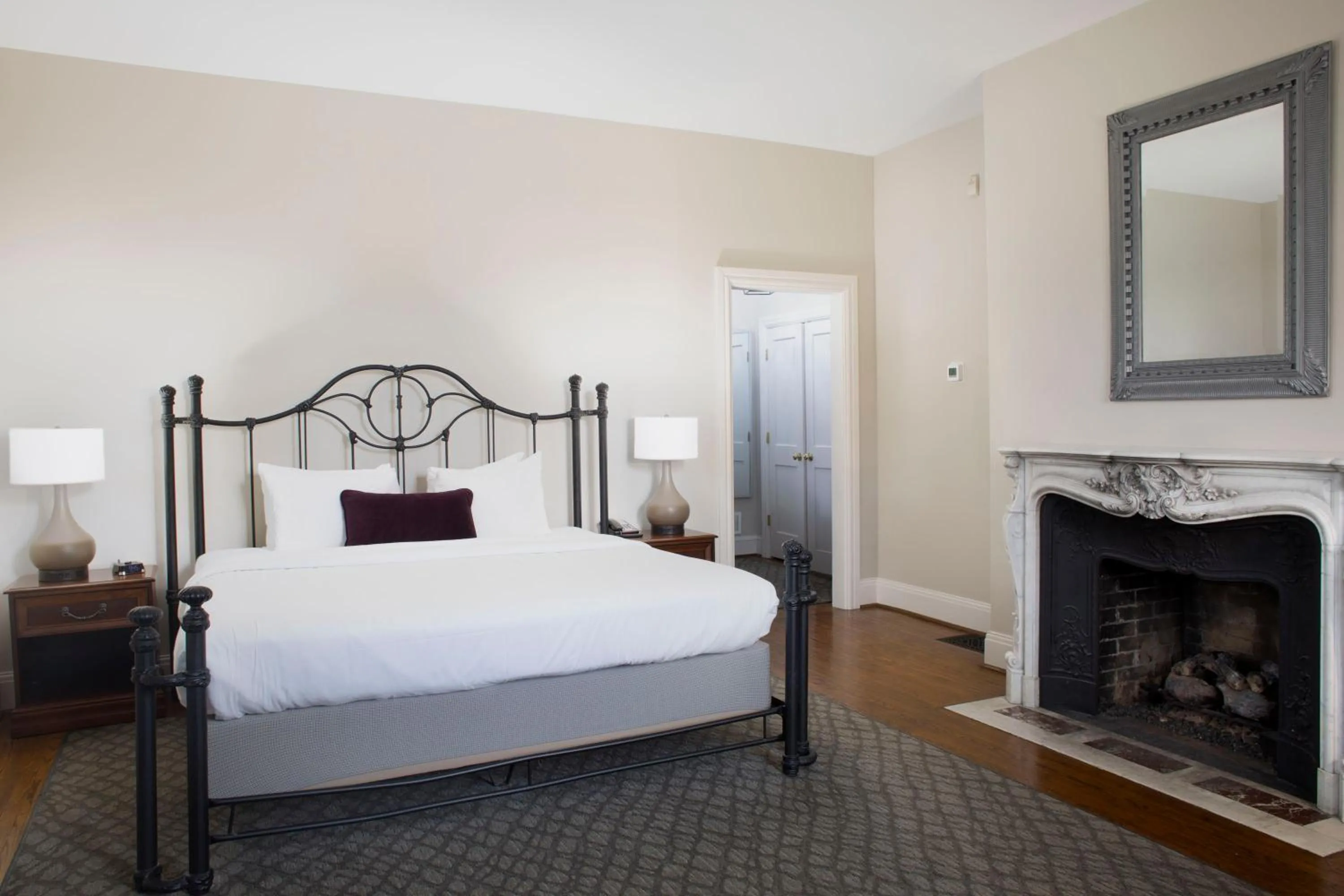 Bed in Normandy Farm Hotel & Conference Center