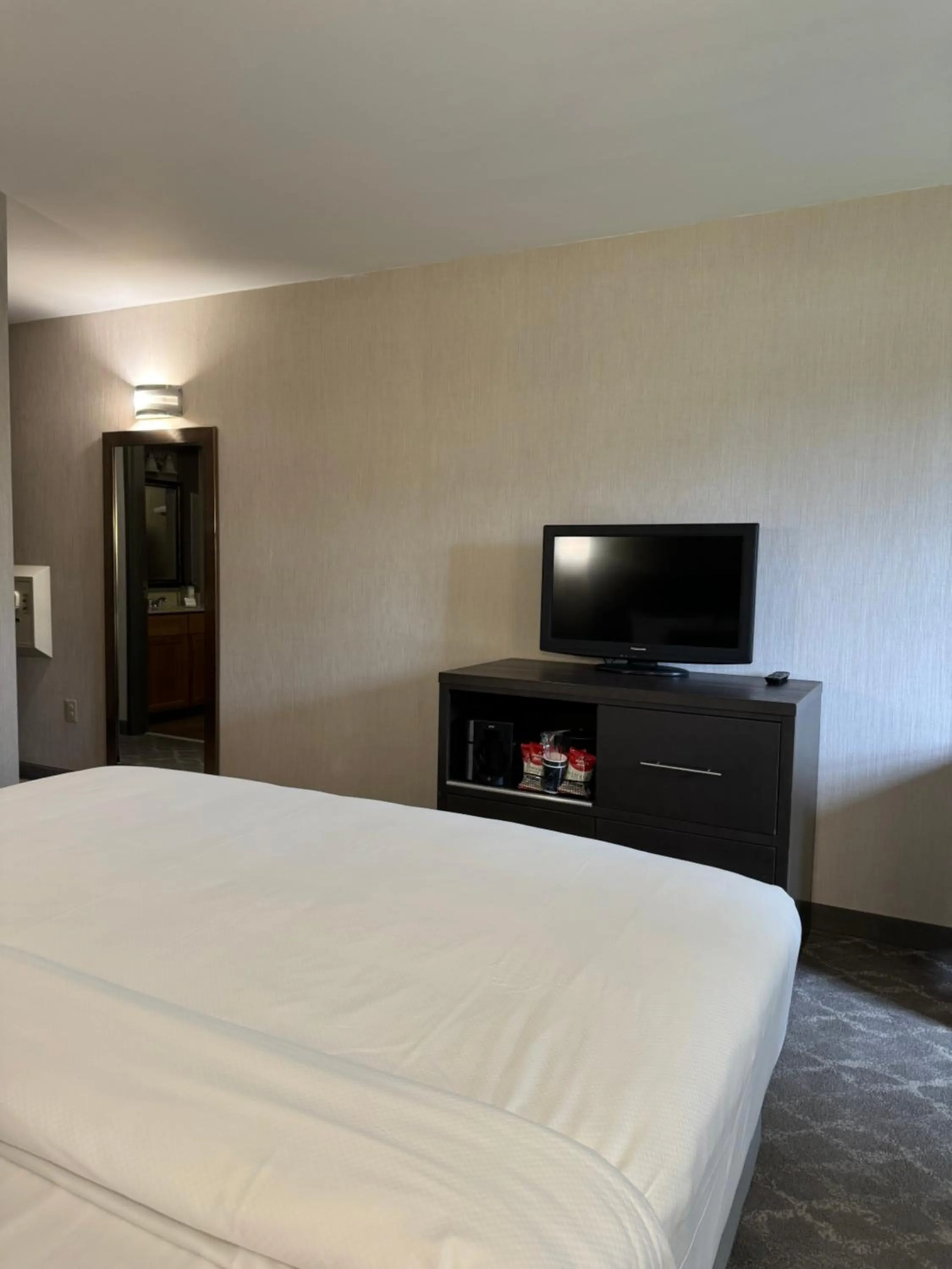 Bed in Normandy Farm Hotel & Conference Center