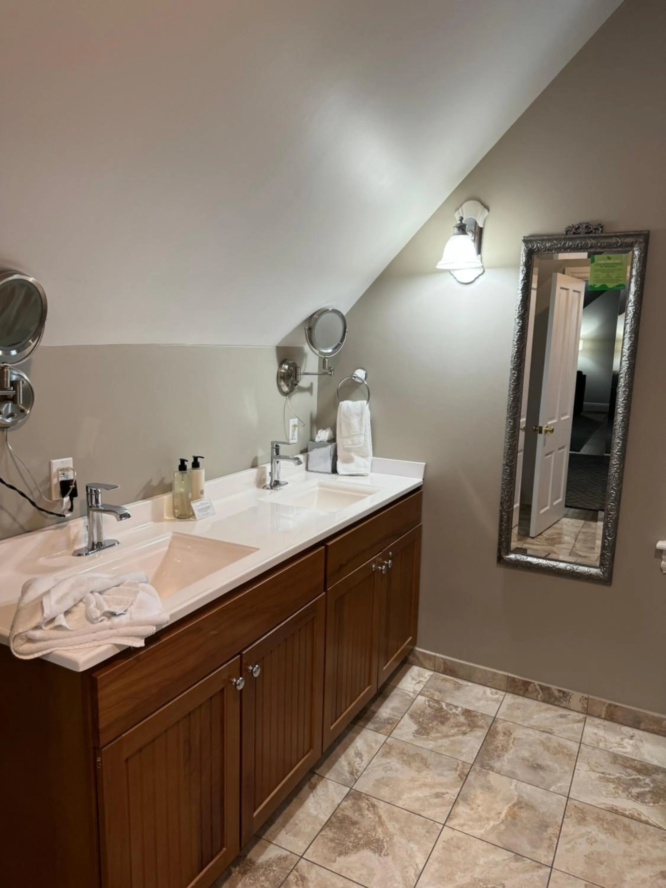 Normandy Farm Hotel & Conference Center