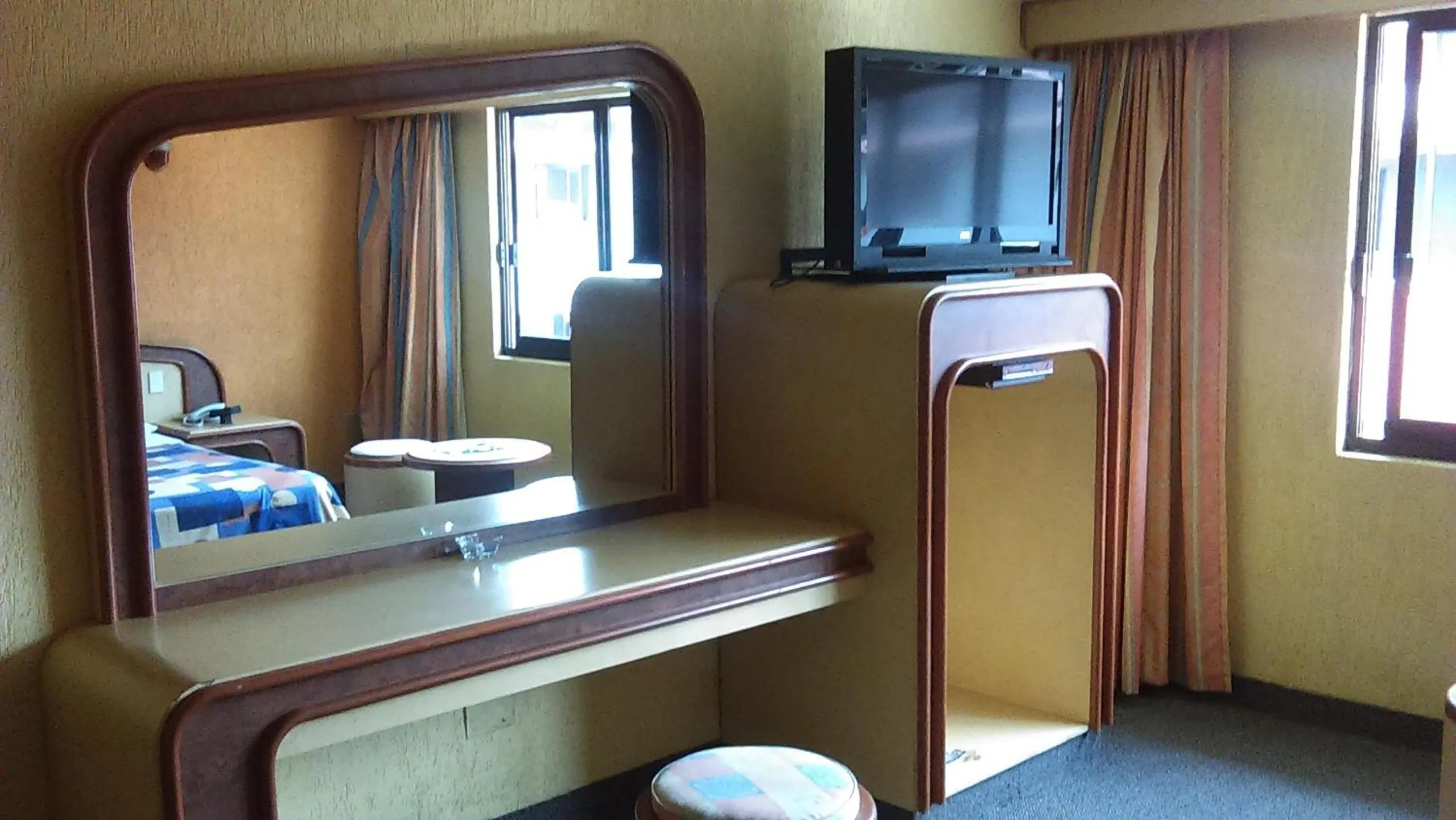 Photo of the whole room, Bed in Hotel Aeropuerto