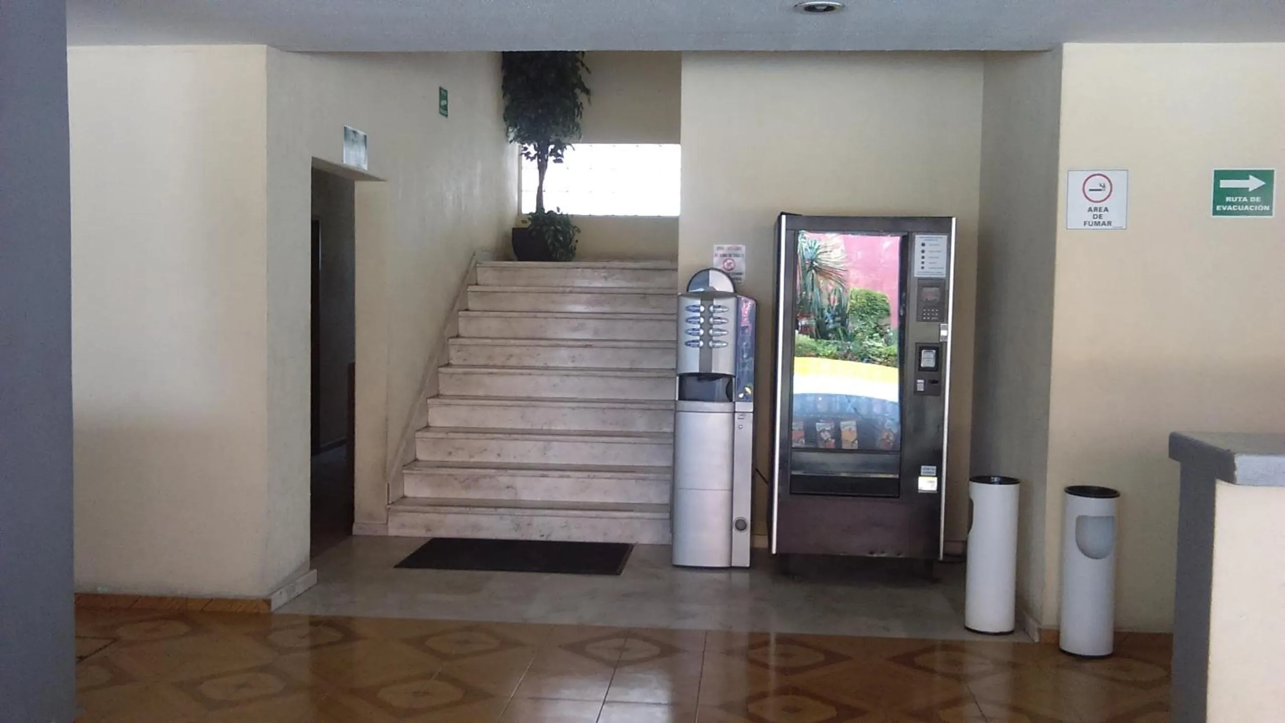 Entertainment in Hotel Aeropuerto