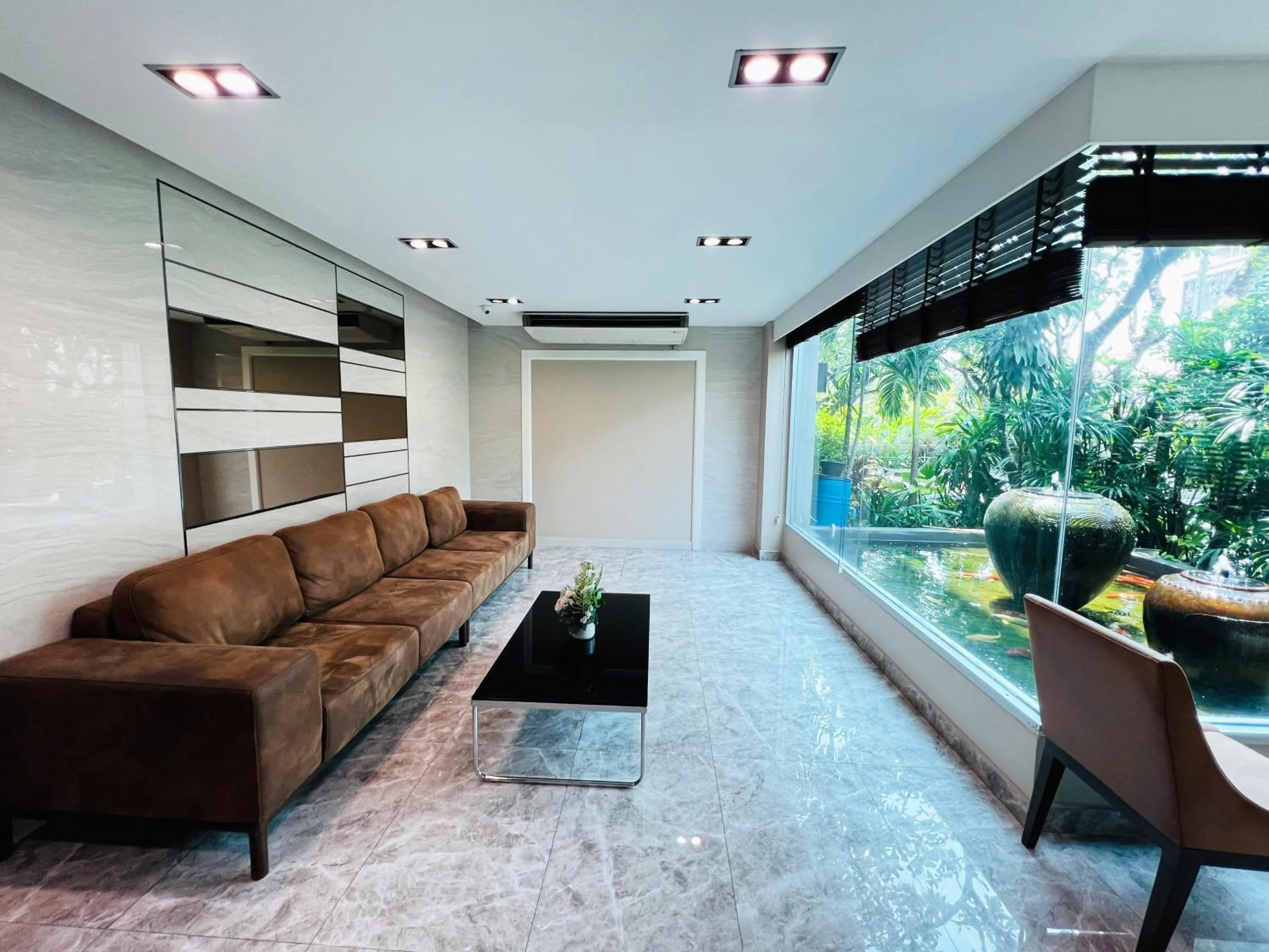 Lobby or reception in 14 Place