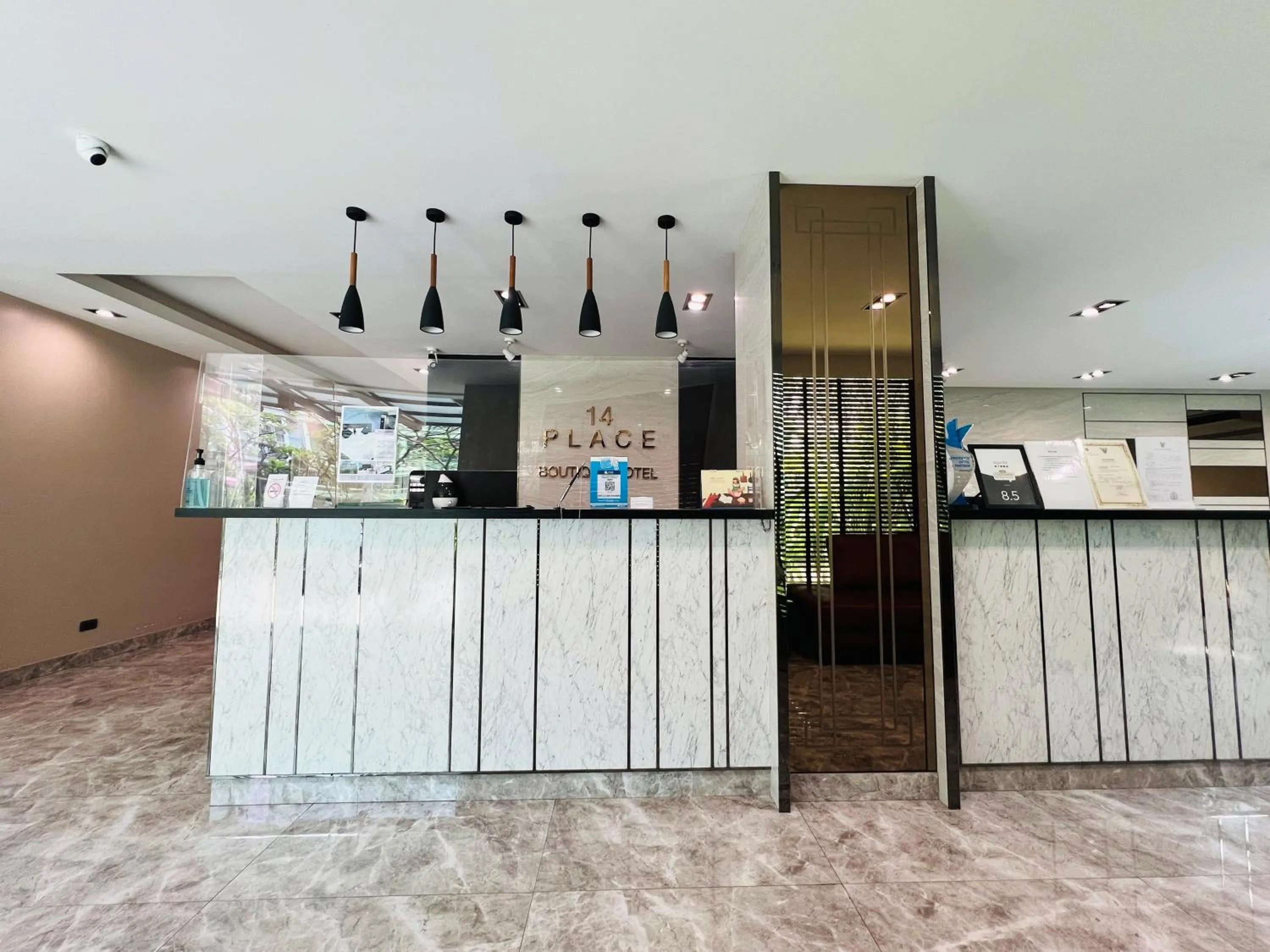 Lobby or reception in 14 Place