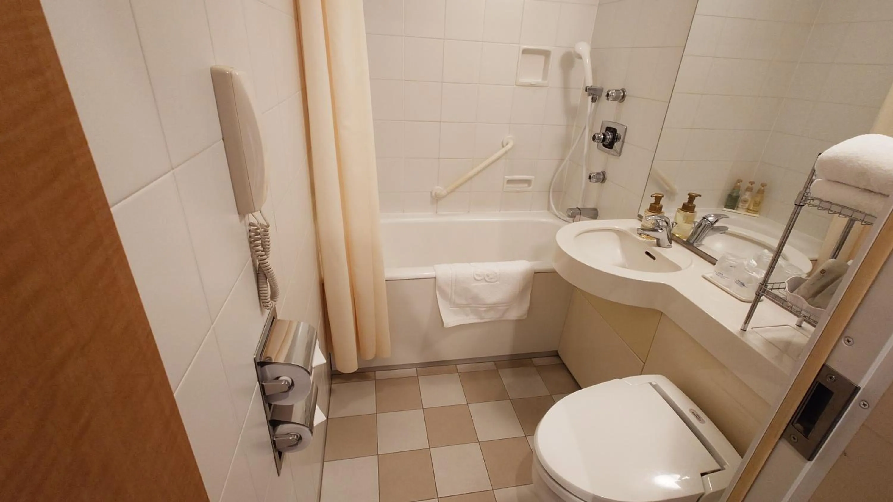 Bathroom in Okura Chiba Hotel