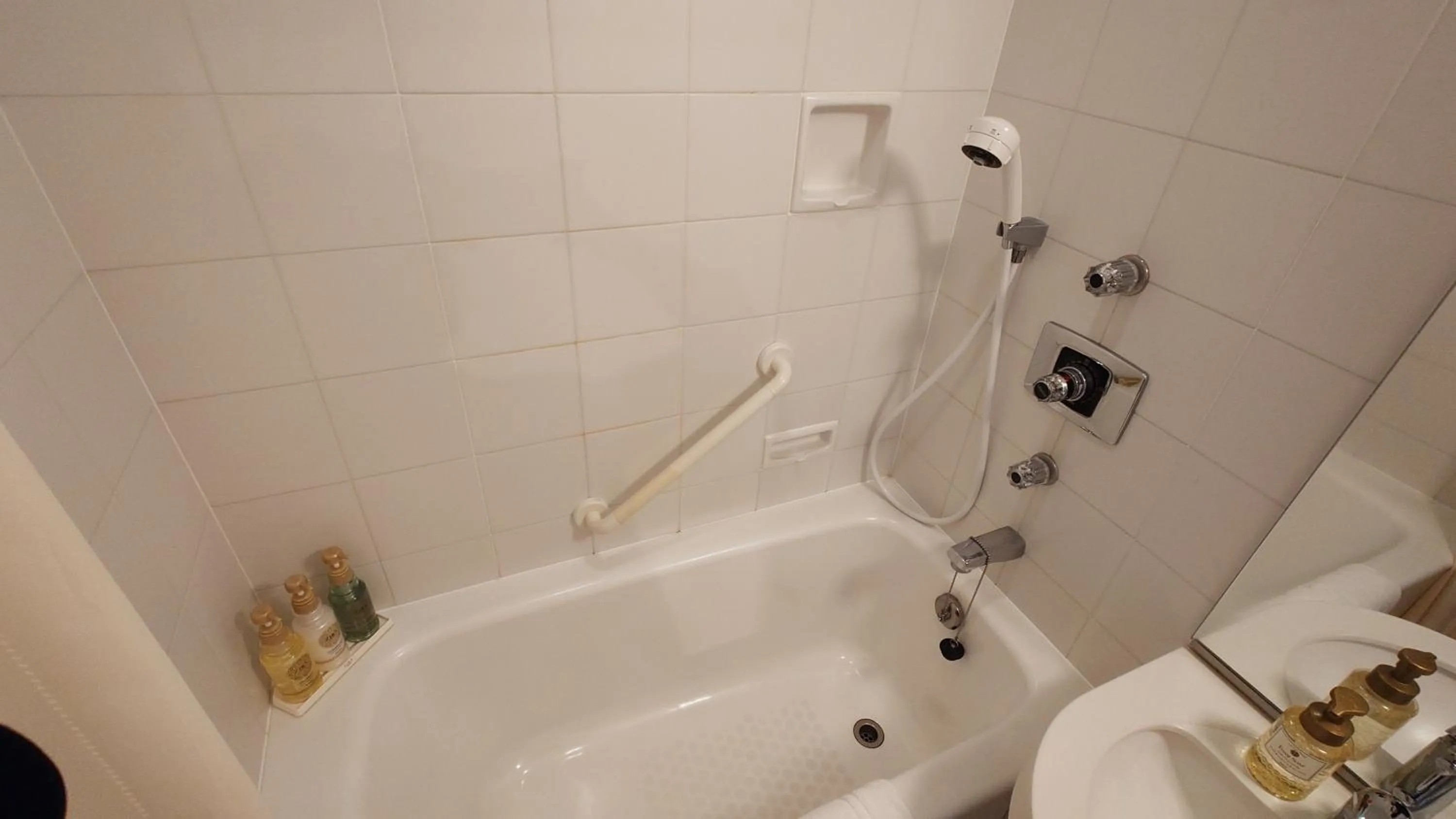 Shower in Okura Chiba Hotel