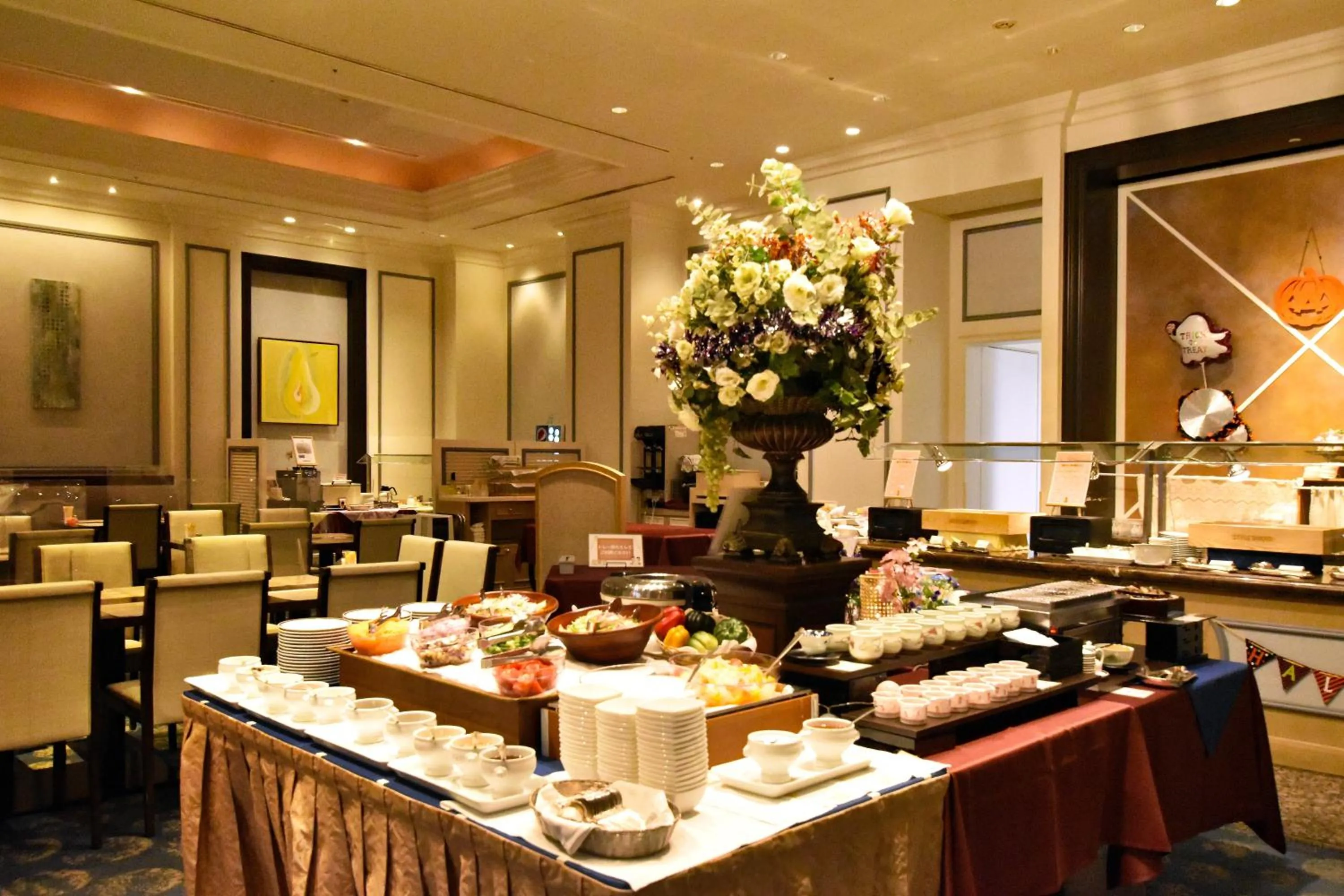 Buffet breakfast in Okura Chiba Hotel