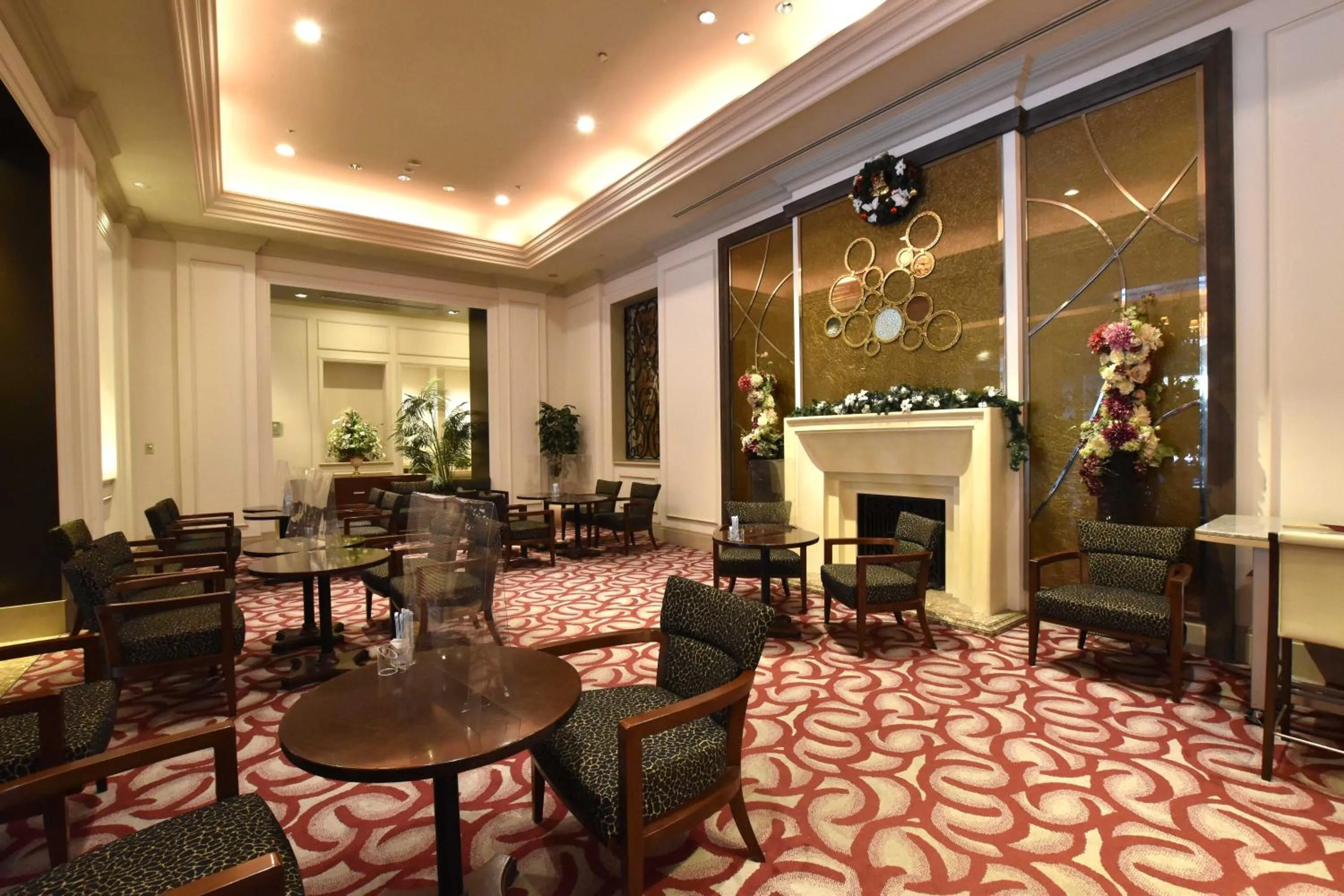 Lobby or reception in Okura Chiba Hotel