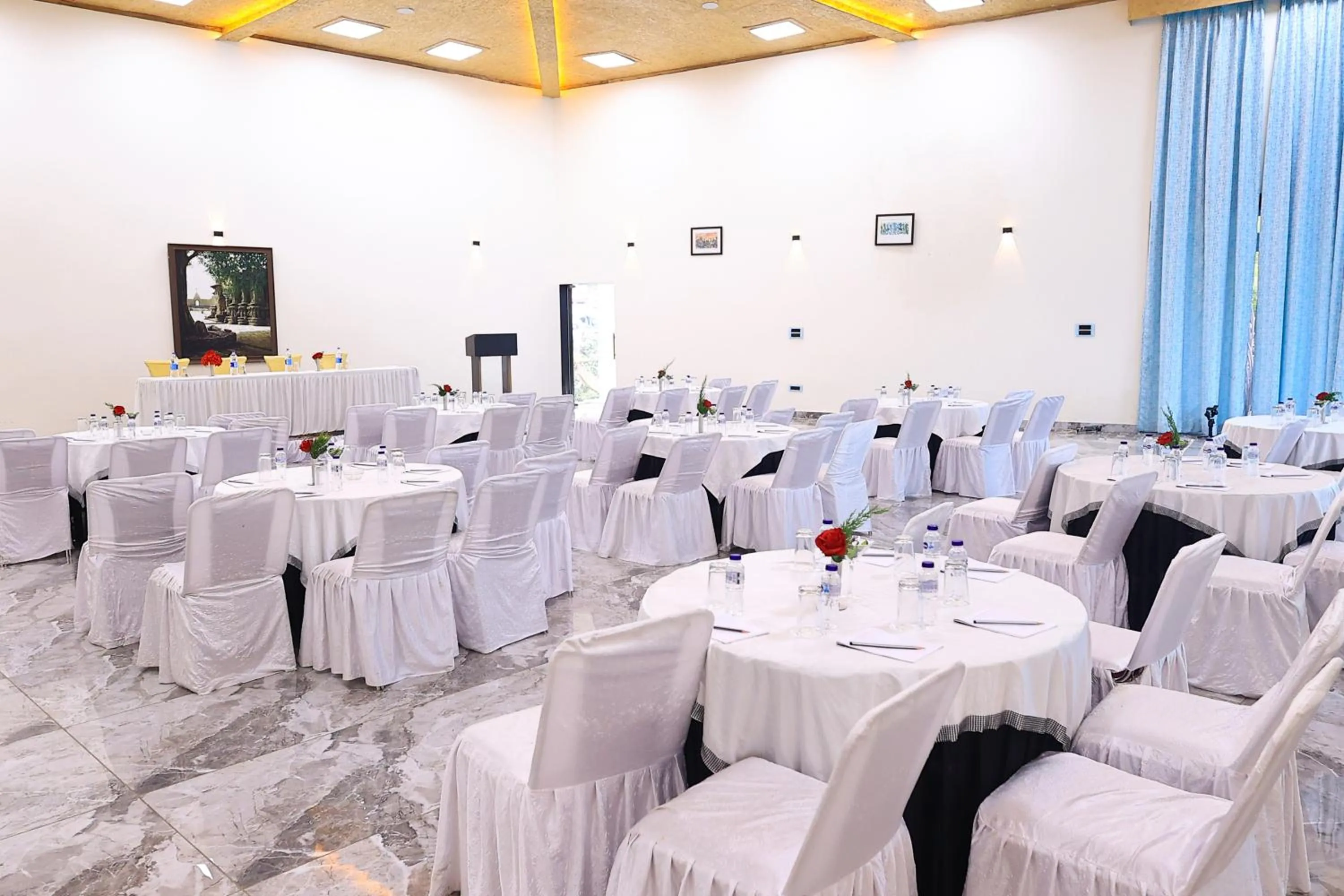Banquet/Function facilities in Foxoso Misty Oaks - Hotel & Resort