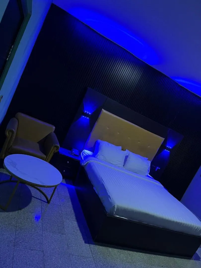 Bed in Hotel Paris Suites