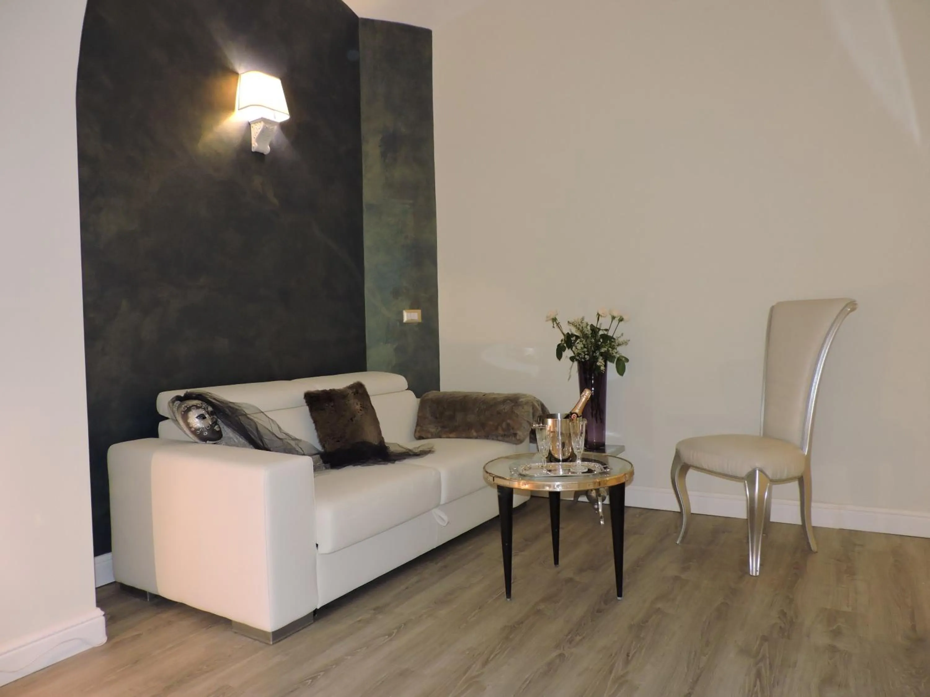 Decorative detail in Anfiteatro Suite